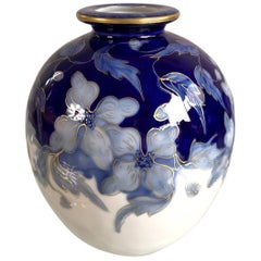Camille Tharaud, Vase en Porcelaine à Décor De Fleurs, France, 1930
