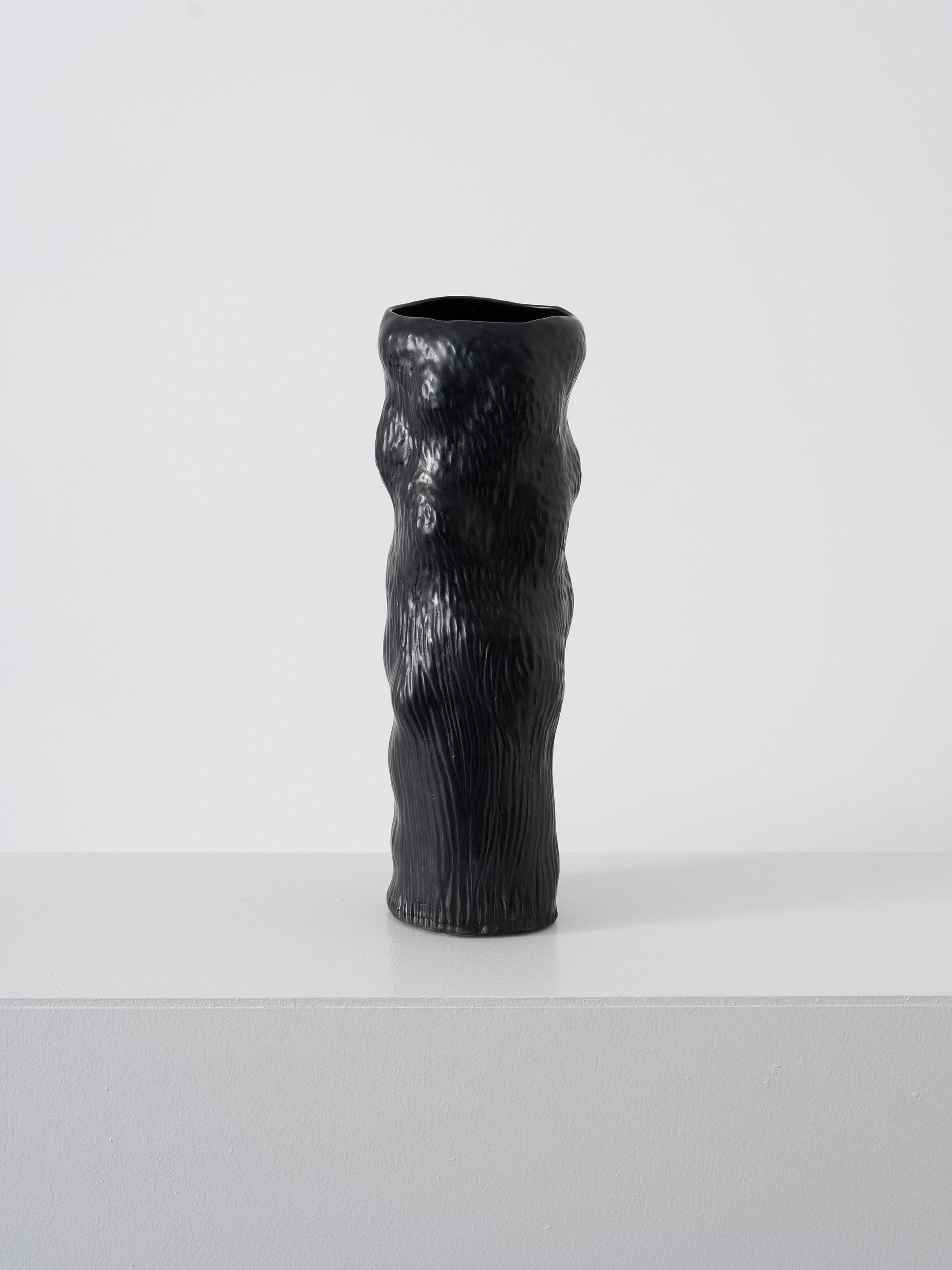 Trish DeMasi.
Camille Vessel, 2022.
Glazed ceramic.
Measures: 5.5 x 6.5 x 16 in.