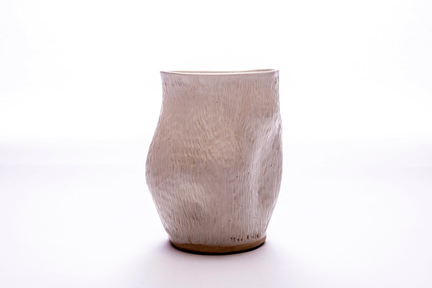 Camille Vessel in Glazed Ceramic by Trish DeMasi In New Condition For Sale In Philadelphia, PA