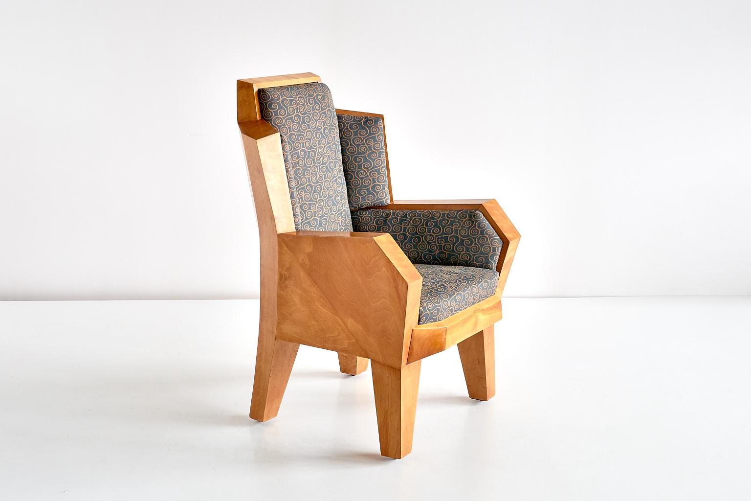 Ein bedeutender kubistischer Sessel von Camillo Cerri, entworfen für Haus Reinbach, 1928 (Furnier) im Angebot