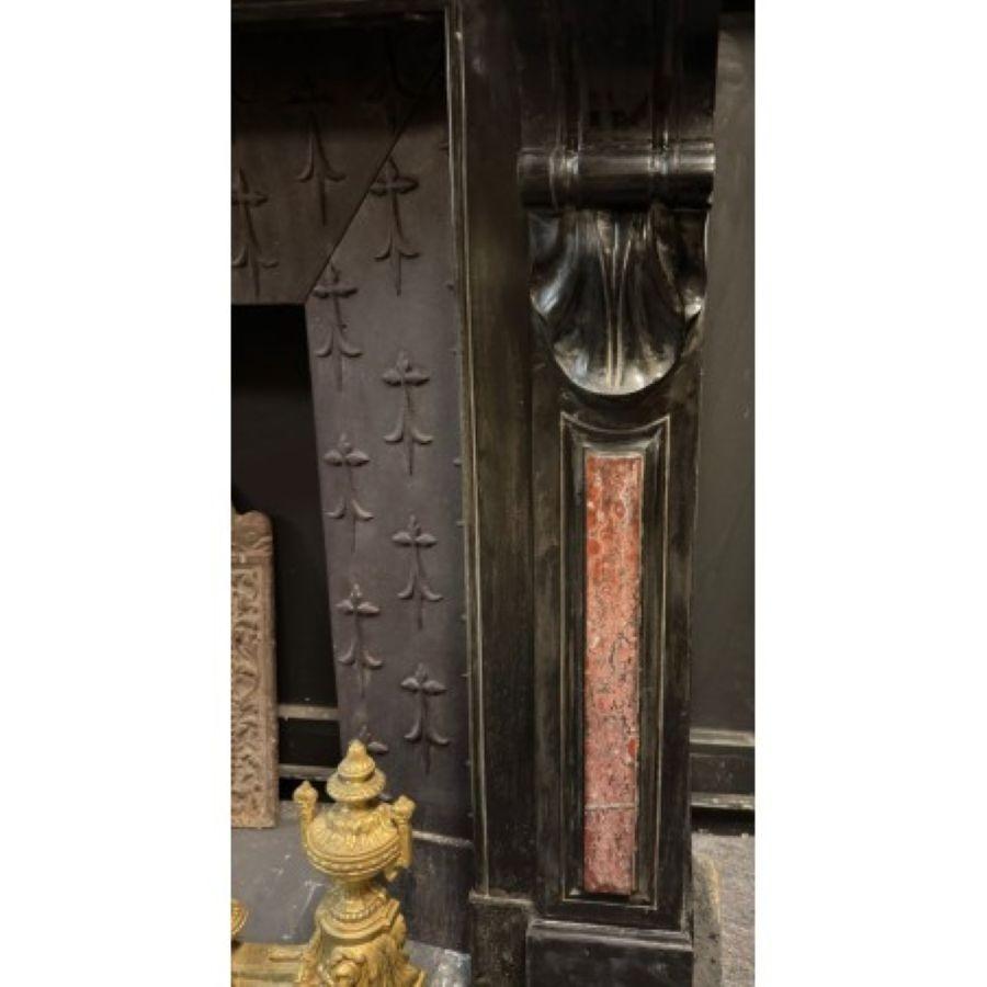 Antiker Kamin aus schwarzem belgischem Marmor mit Intarsien aus rotem französischen Marmor (19th Century) im Angebot
