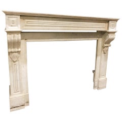 camino in marmo bianco di Carrara, forma geometrica semplice, Francia