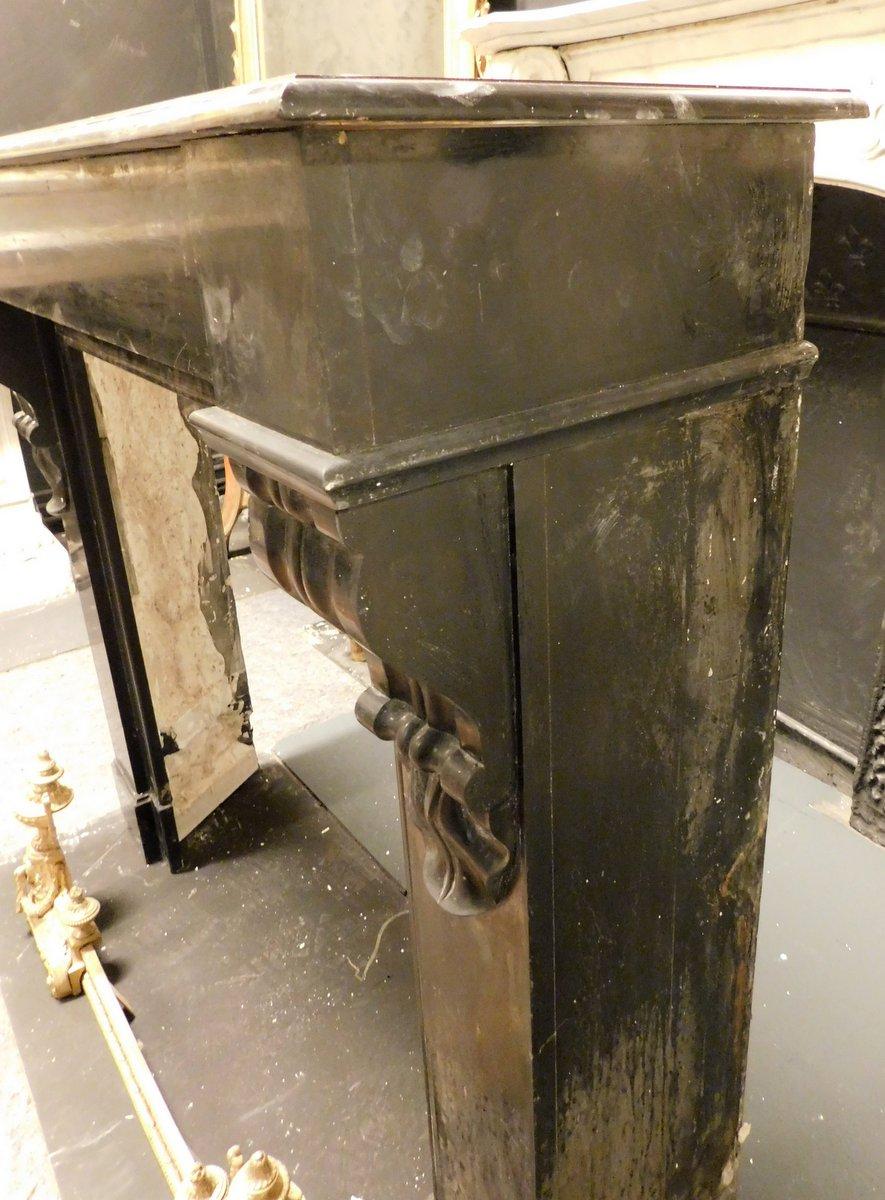 XIX secolo Camino mantello in marmo nero Belgio, forma semplice geometrica, Francia in vendita