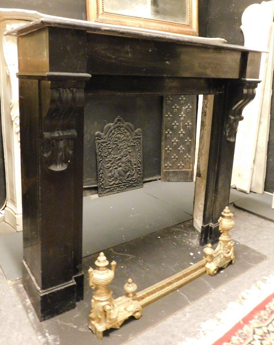 Camino mantello in marmo nero Belgio, forma semplice geometrica, Francia in vendita 3