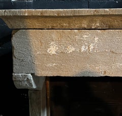 Chimenea típica de un palacio o una mansión señorial, del siglo XVIII