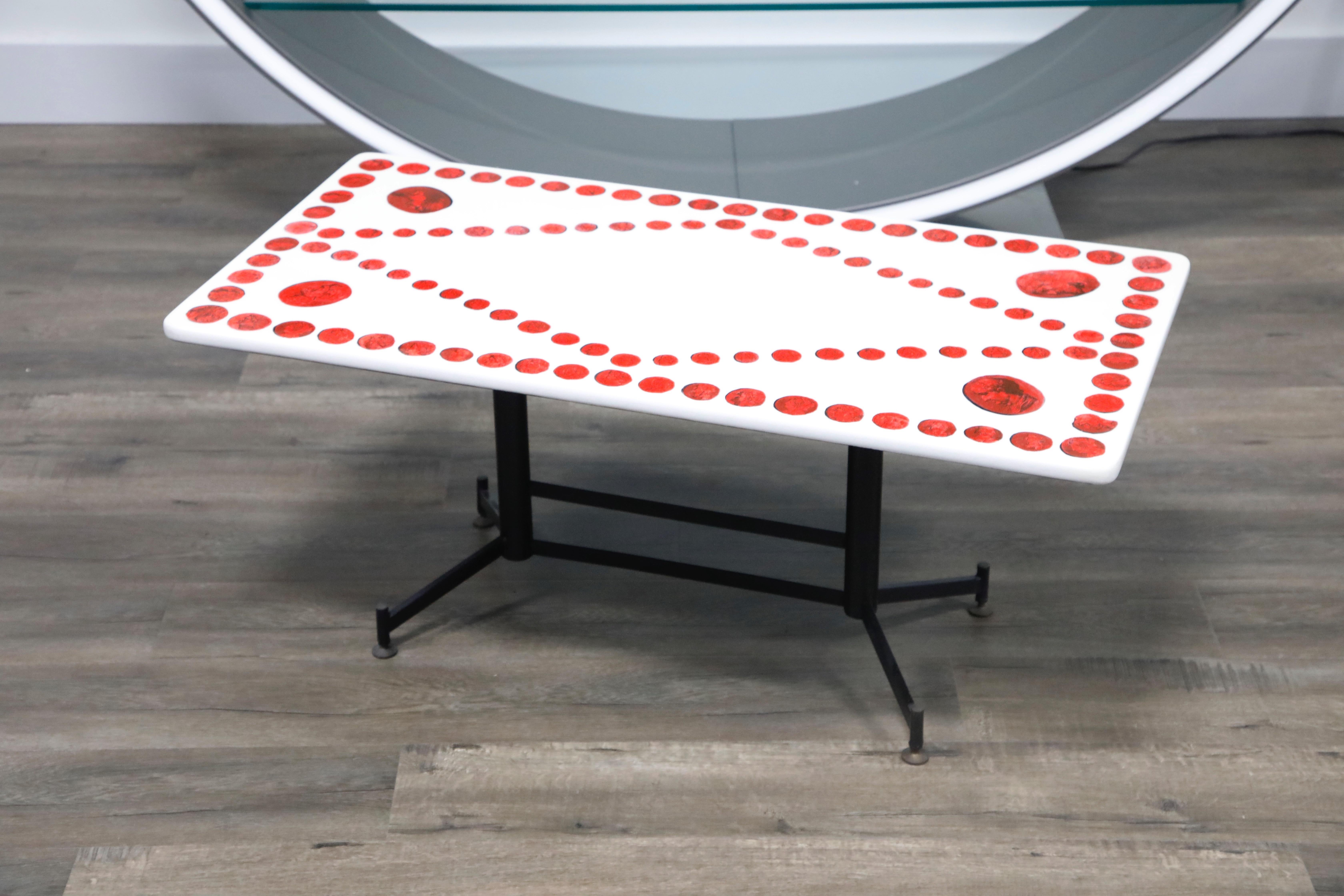 'Cammei' Coffee Table by Piero Fornasetti, c. 1960s Italy, Signed  In Excellent Condition In Los Angeles, CA