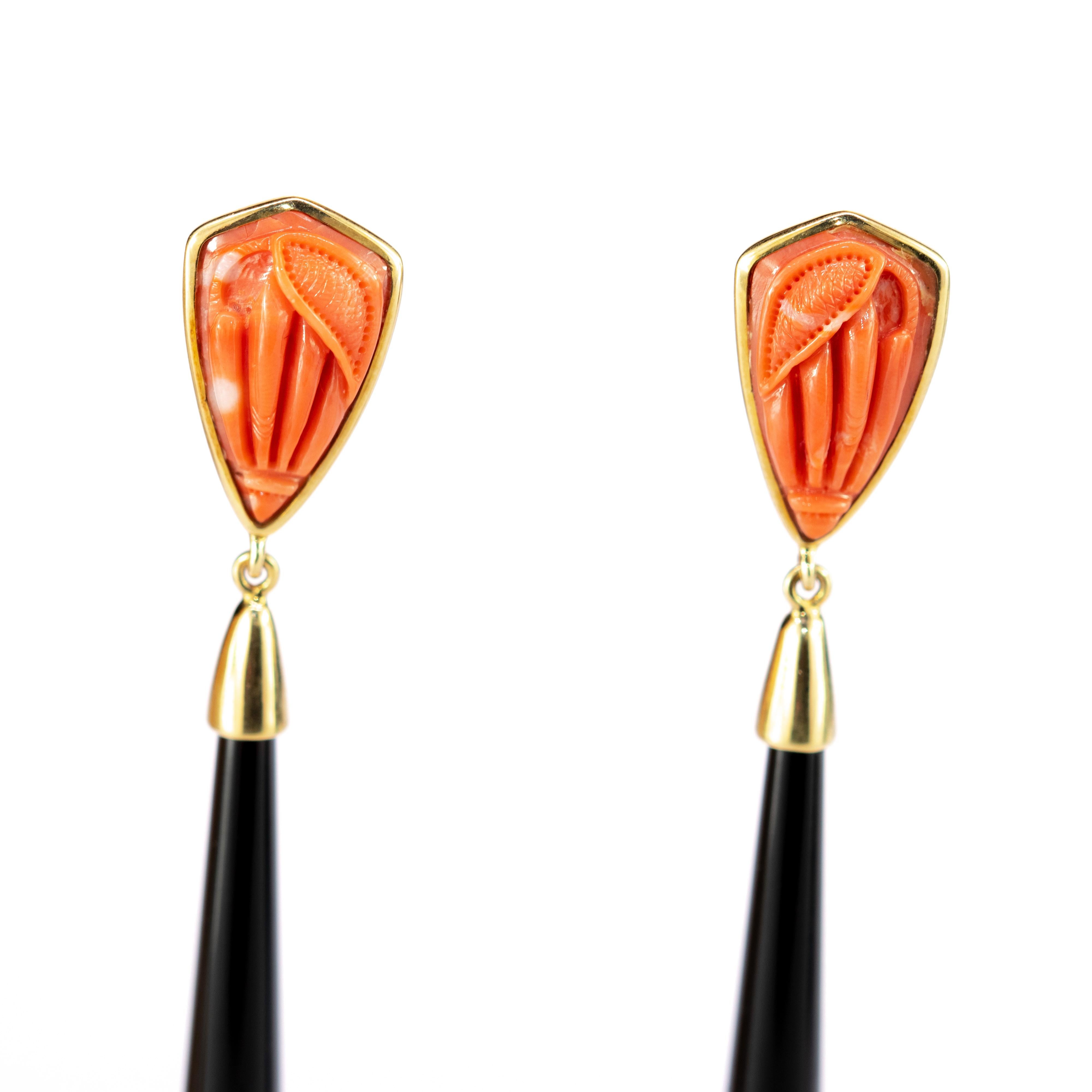 Cammeo Pink Coral Drops Black Agate 18 Karat Gold Long Carved Dangled Earrings In New Condition For Sale In Milano, IT
