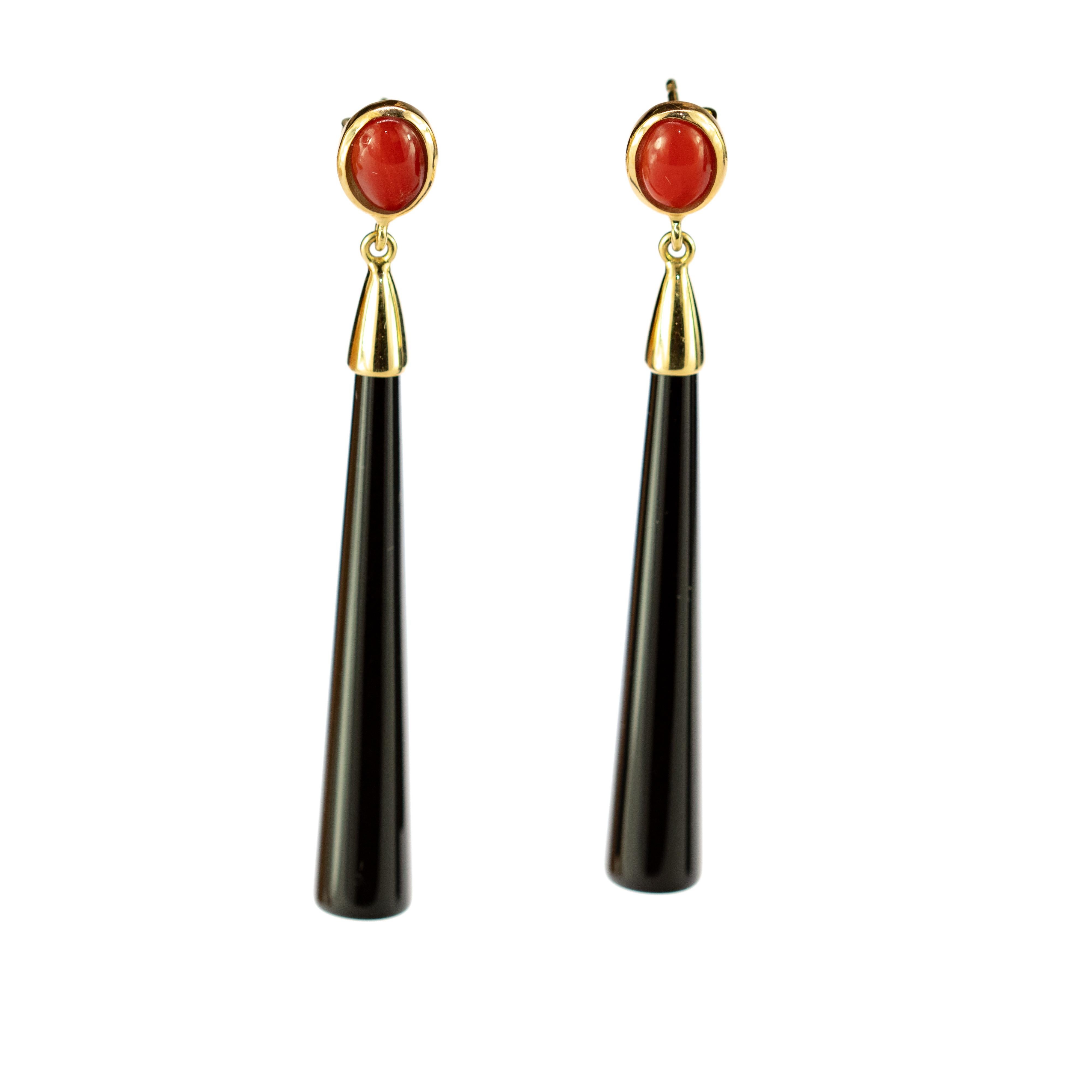 Stunning masterpiece with an outstanding display of color and a high quality craftsmanship was born in the Intini Jewels workshop. Stunning crafted cammeo redcoral and black agate drops earrings helded by delicate 18 karat white gold details.

These