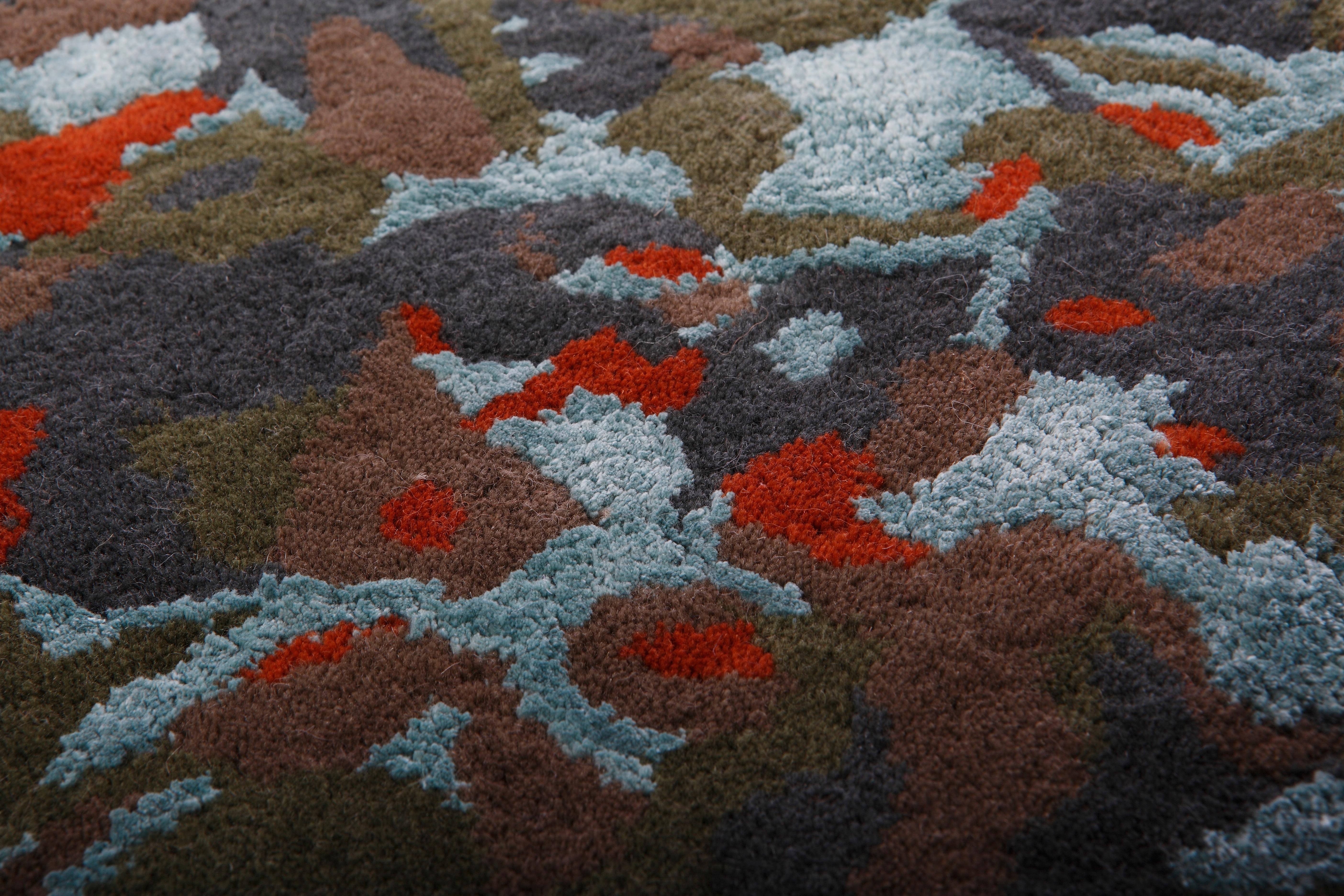 From Nodus 2012 collection, camouflage micro carpet by Alberto Artesani is a handtufted carpet in wool and viscose, pile height 10 mm.
Standard size: 200 x 300 cm, made in India.
           