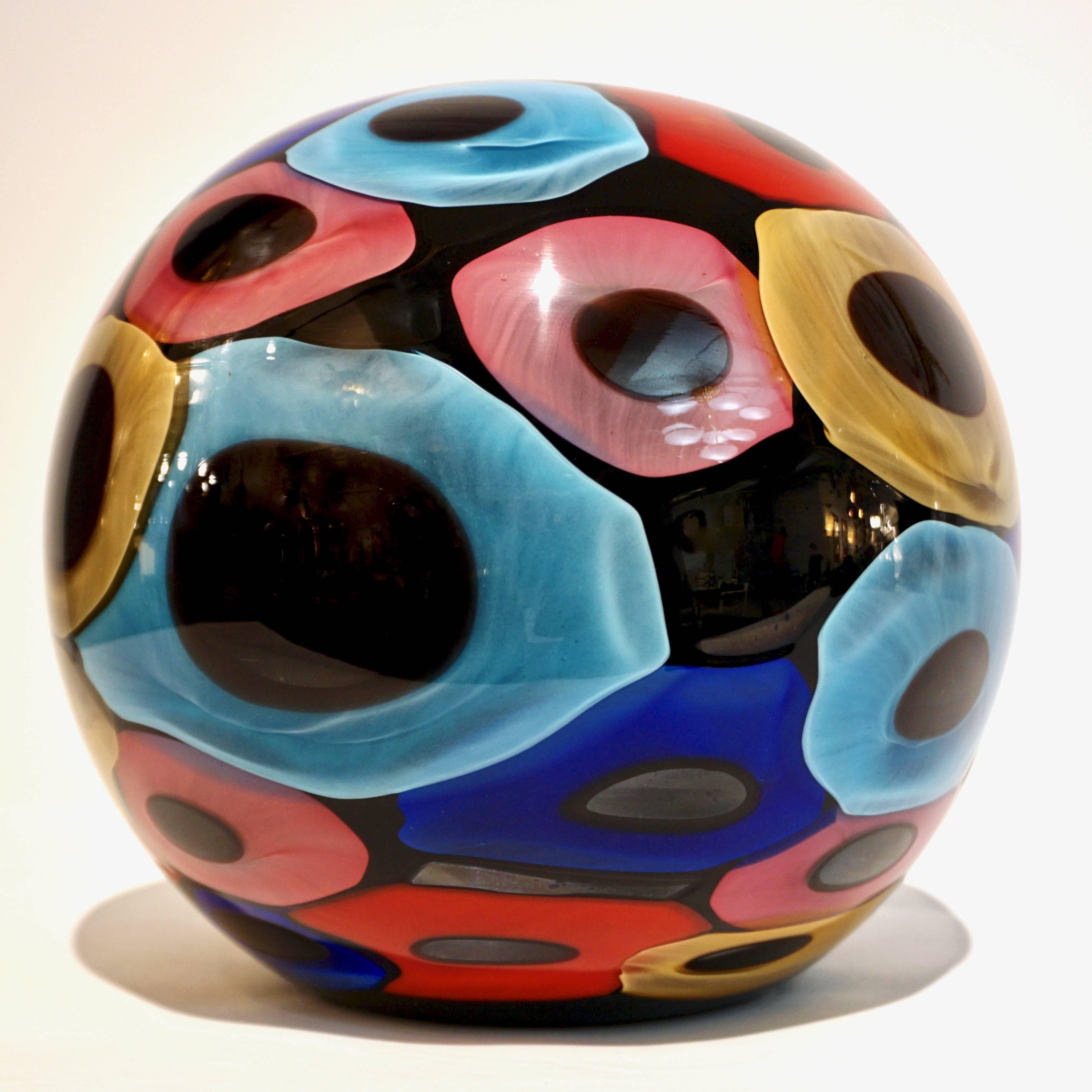 Organique Vase moderne en verre de Murano noir, bleu azure, bleu, rouge, rose et jaune, par Camozzo, 1990 en vente
