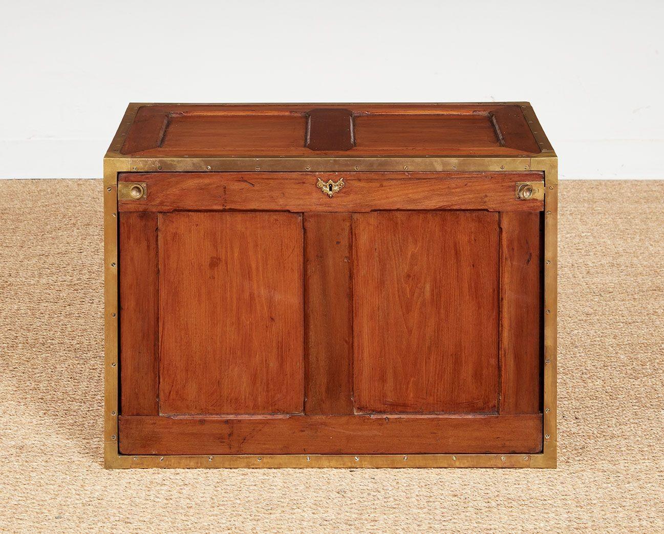 Campaign Box In Good Condition For Sale In Greenwich, CT