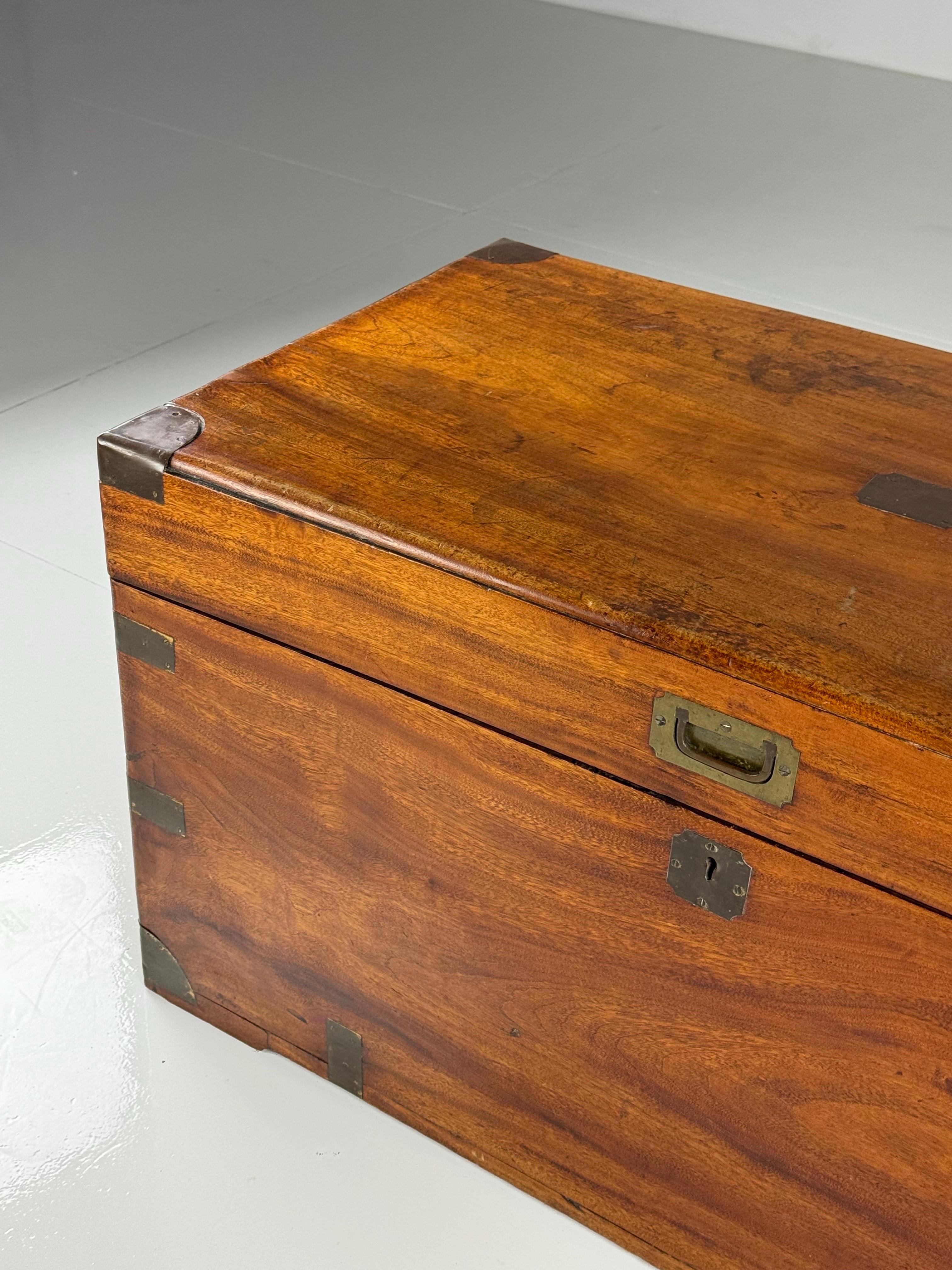 Campaign chest Camphor 7