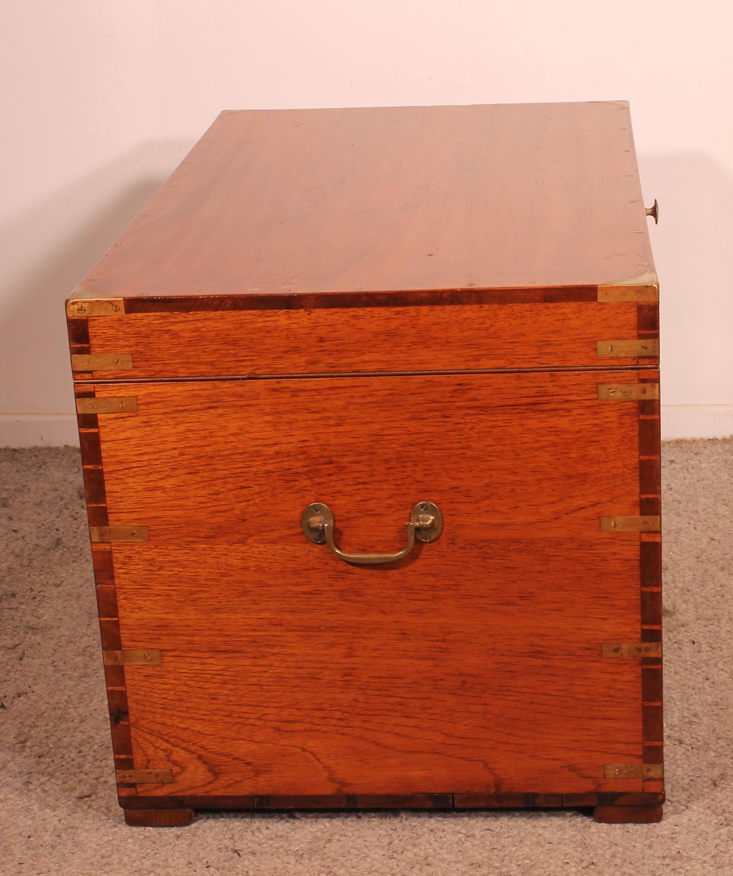 Campaign Chest In Camphor Wood From The 19th Century Stamped Army And Navy Csl For Sale 10