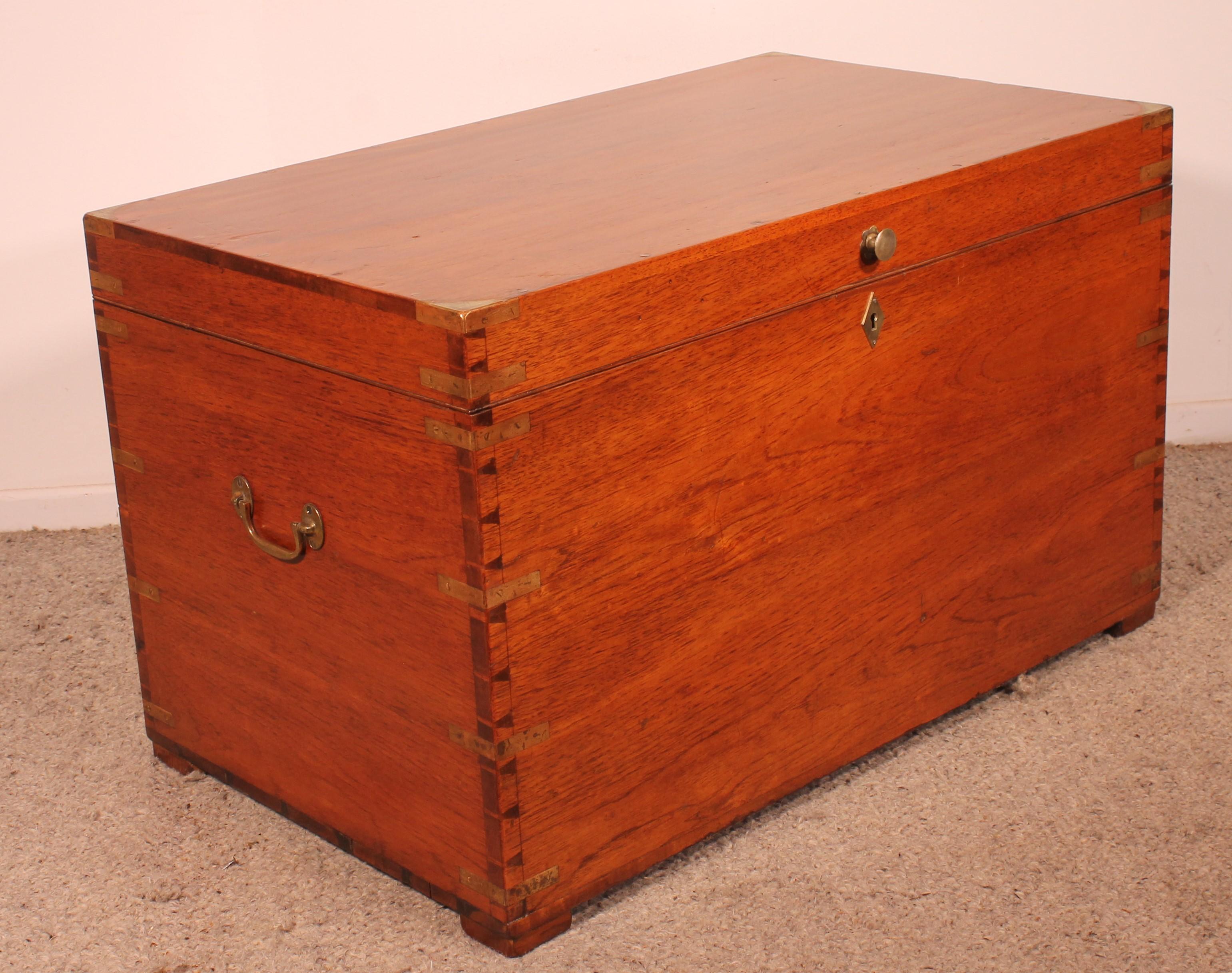 Campaign Chest In Camphor Wood From The 19th Century Stamped Army And Navy Csl For Sale 11