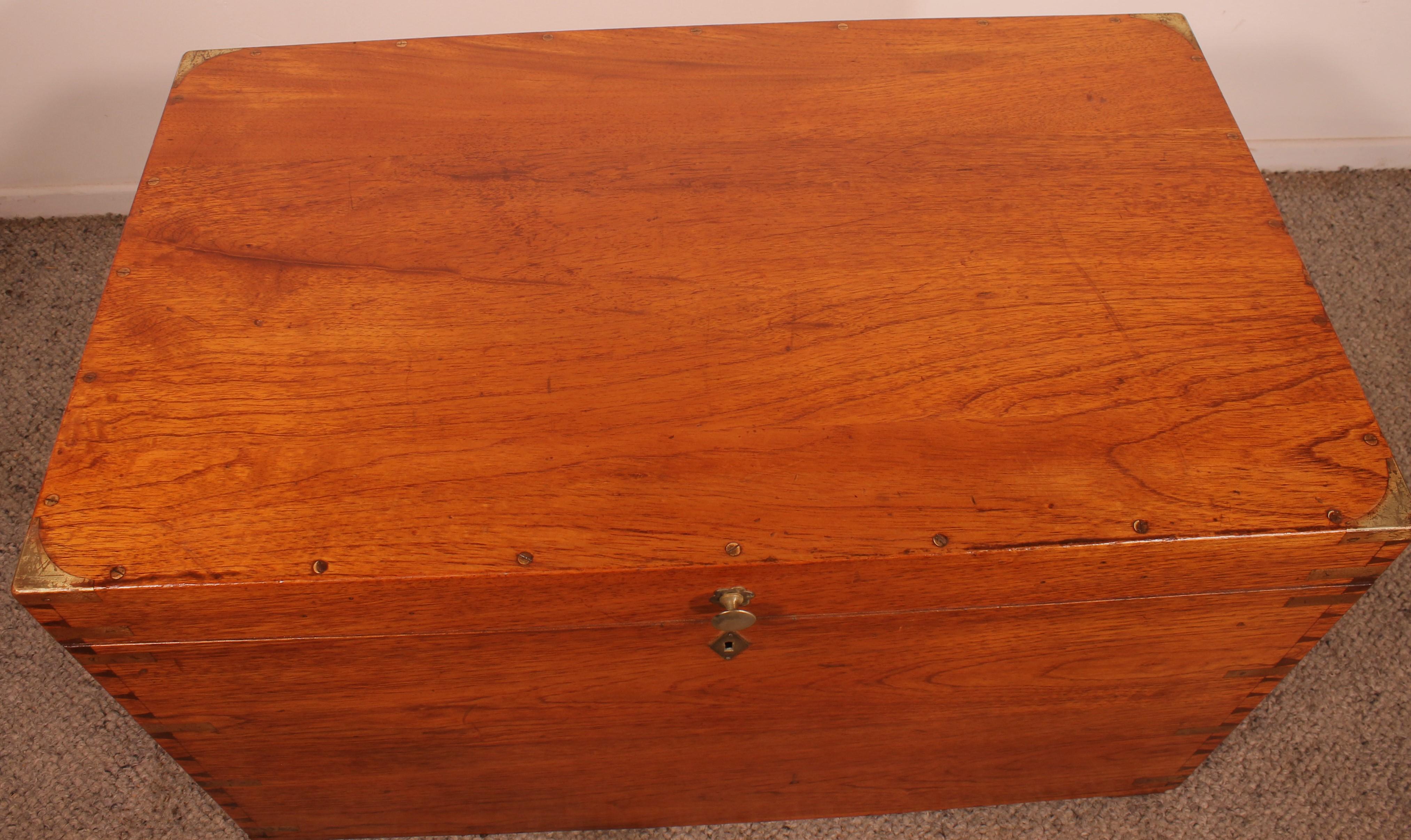Campaign Chest In Camphor Wood From The 19th Century Stamped Army And Navy Csl For Sale 4