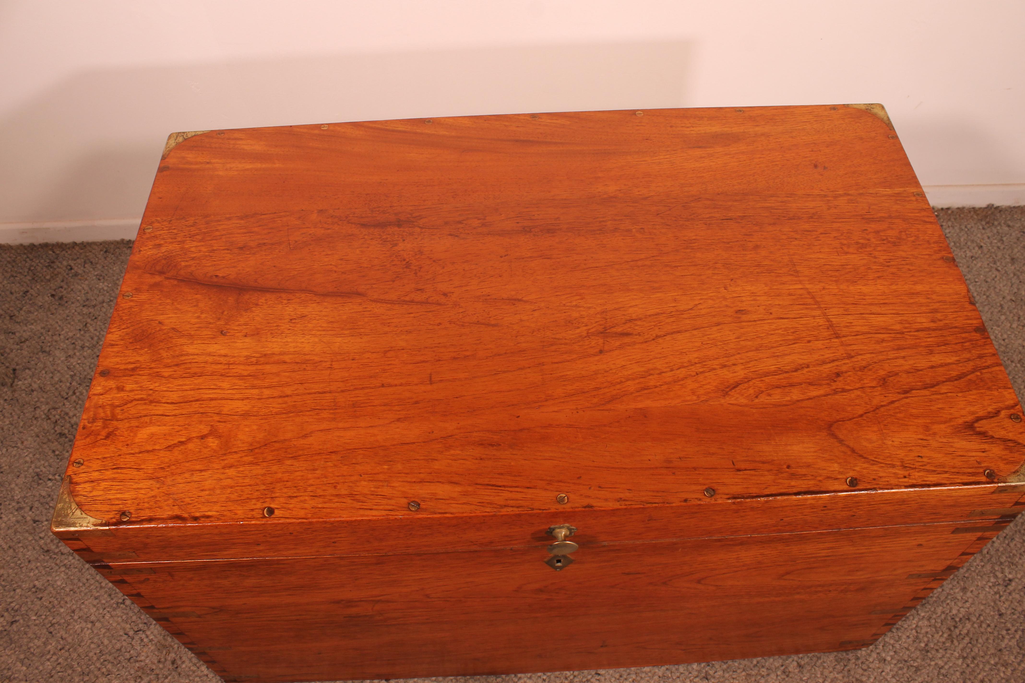 Campaign Chest In Camphor Wood From The 19th Century Stamped Army And Navy Csl For Sale 5