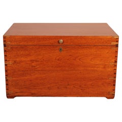 Antique Campaign Chest In Camphor Wood From The 19th Century Stamped Army And Navy Csl