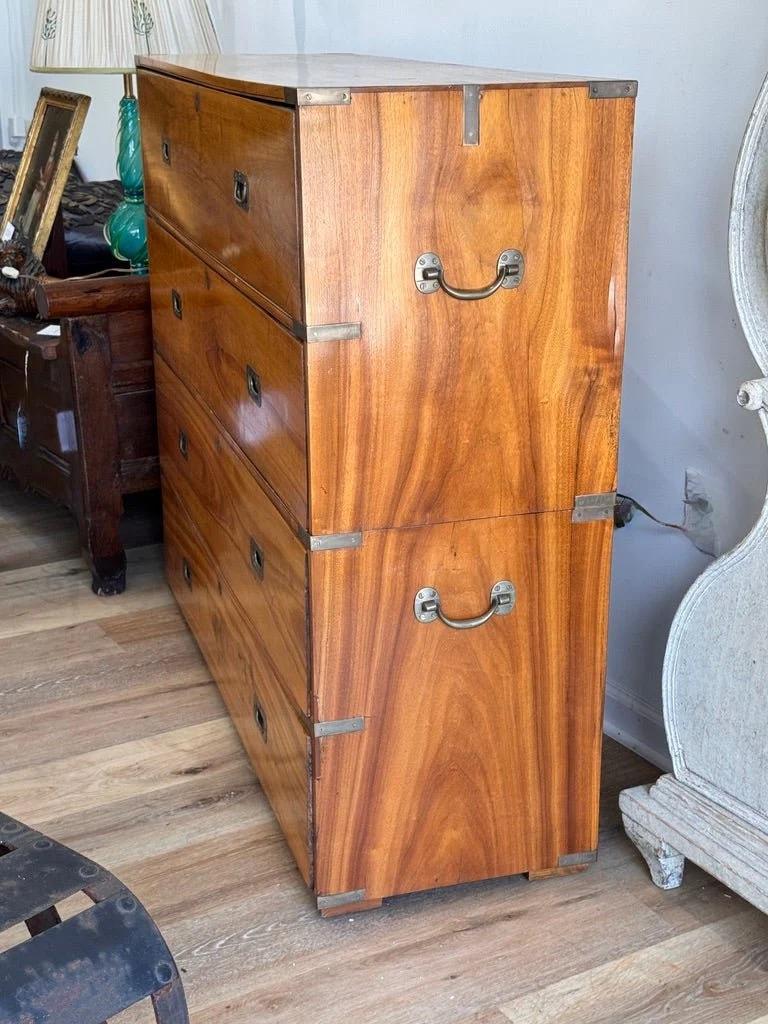 Cassapanca Campaigner in legno di canfora, Anglo-Indiana, metà del XIX secolo in vendita 1