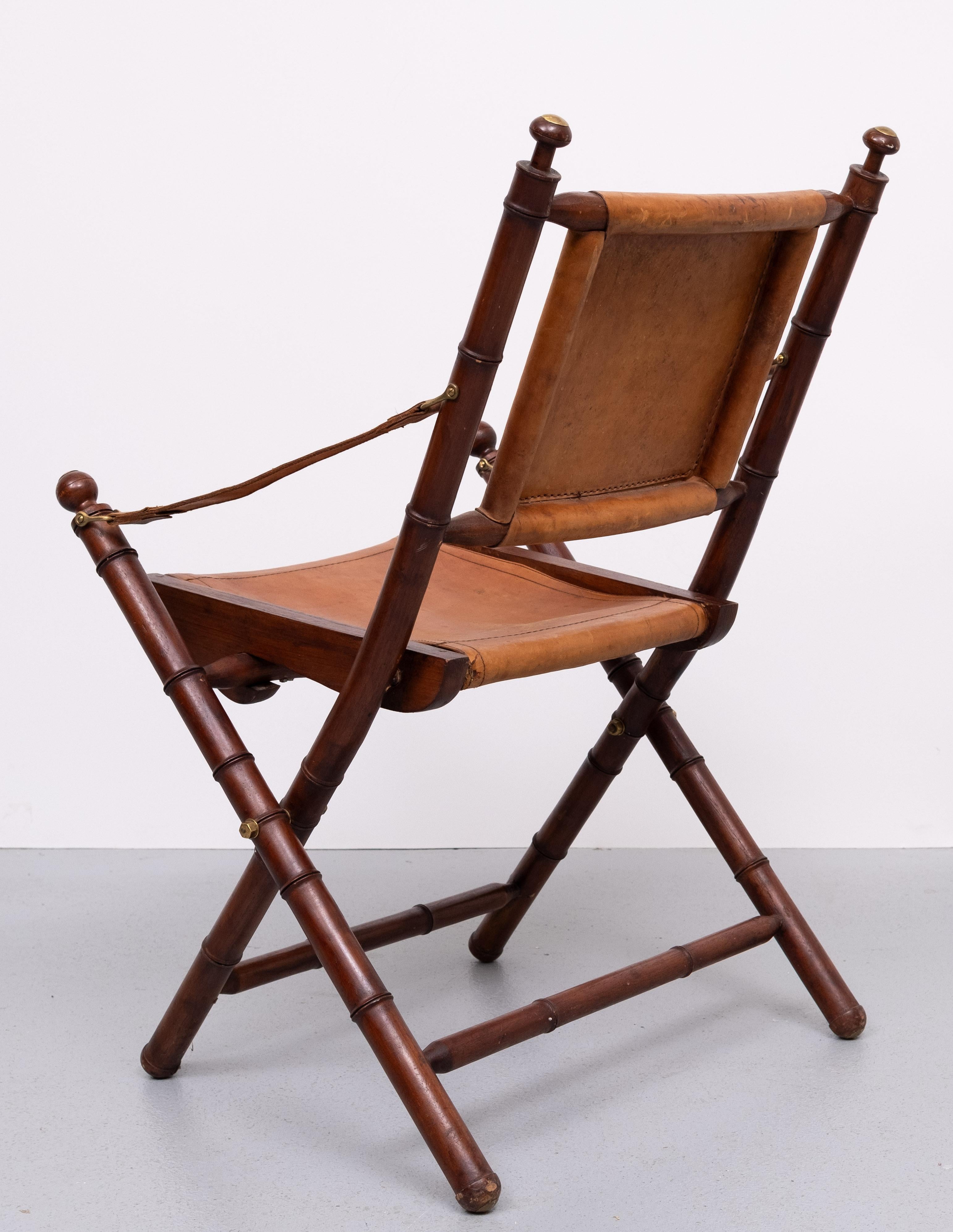 Campaign Cognac Leather Officers folding chair  1950s In Good Condition For Sale In Den Haag, NL
