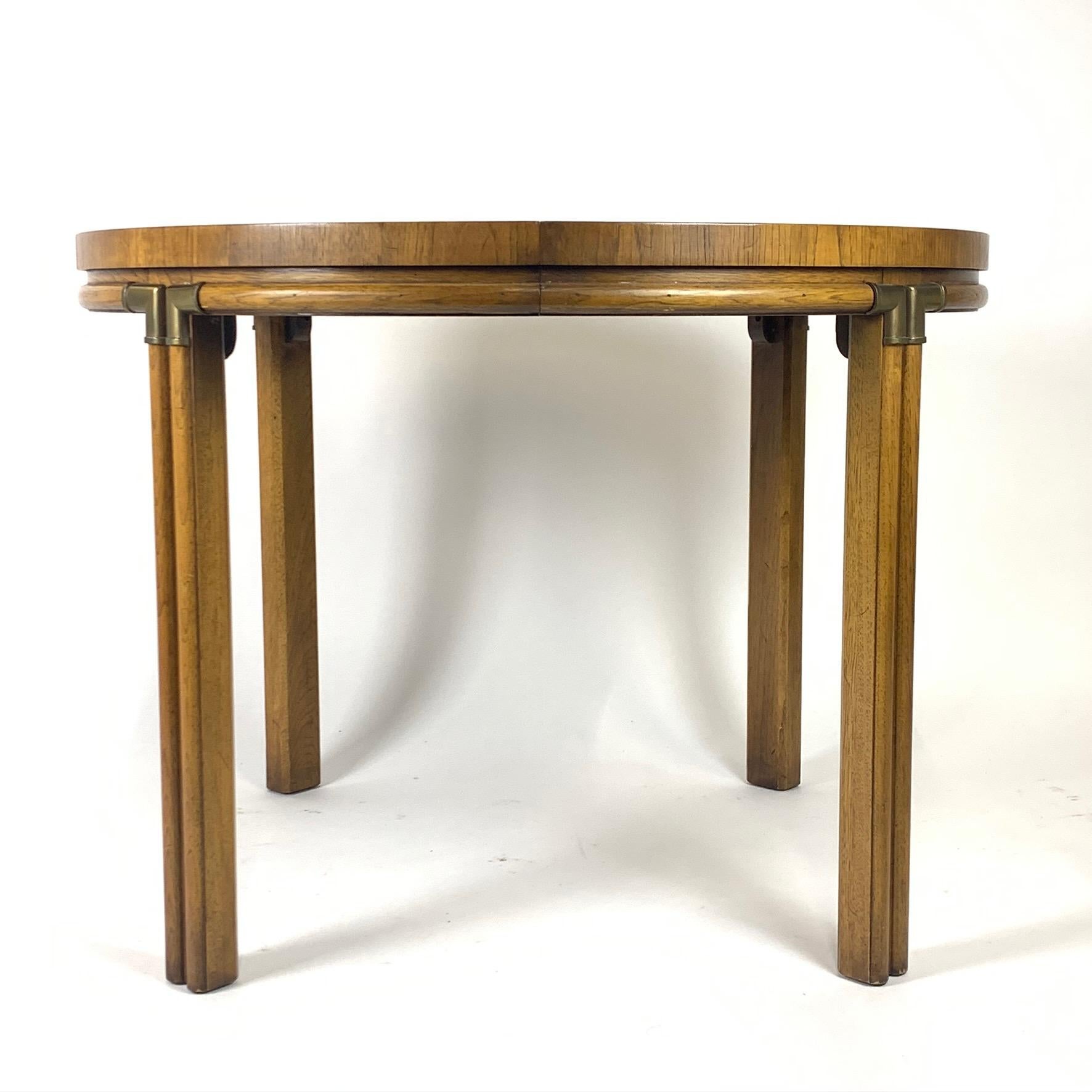 Campaign Inlaid Burl & Pecan Round to Oval Dining Table with 2 Extension Leaves In Good Condition In Hudson, NY