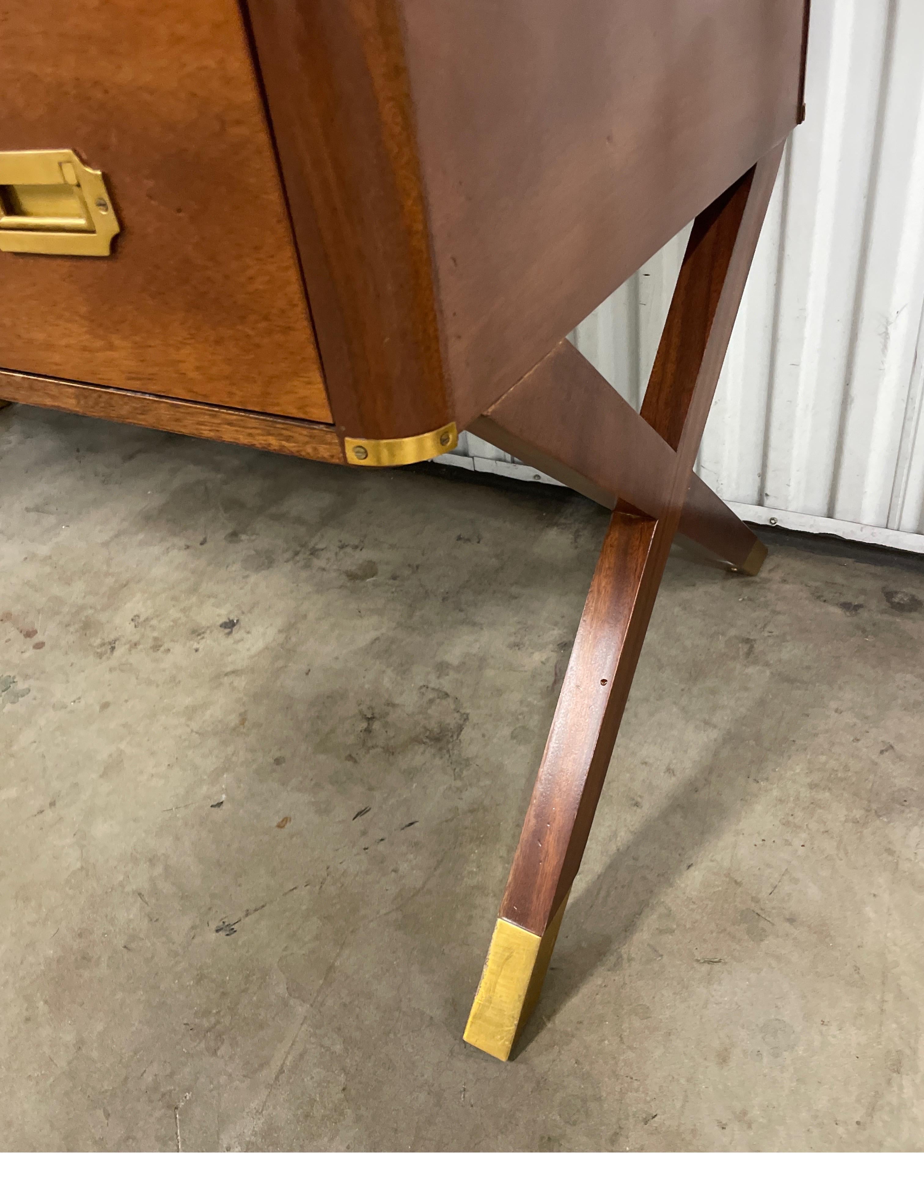 champagne desk