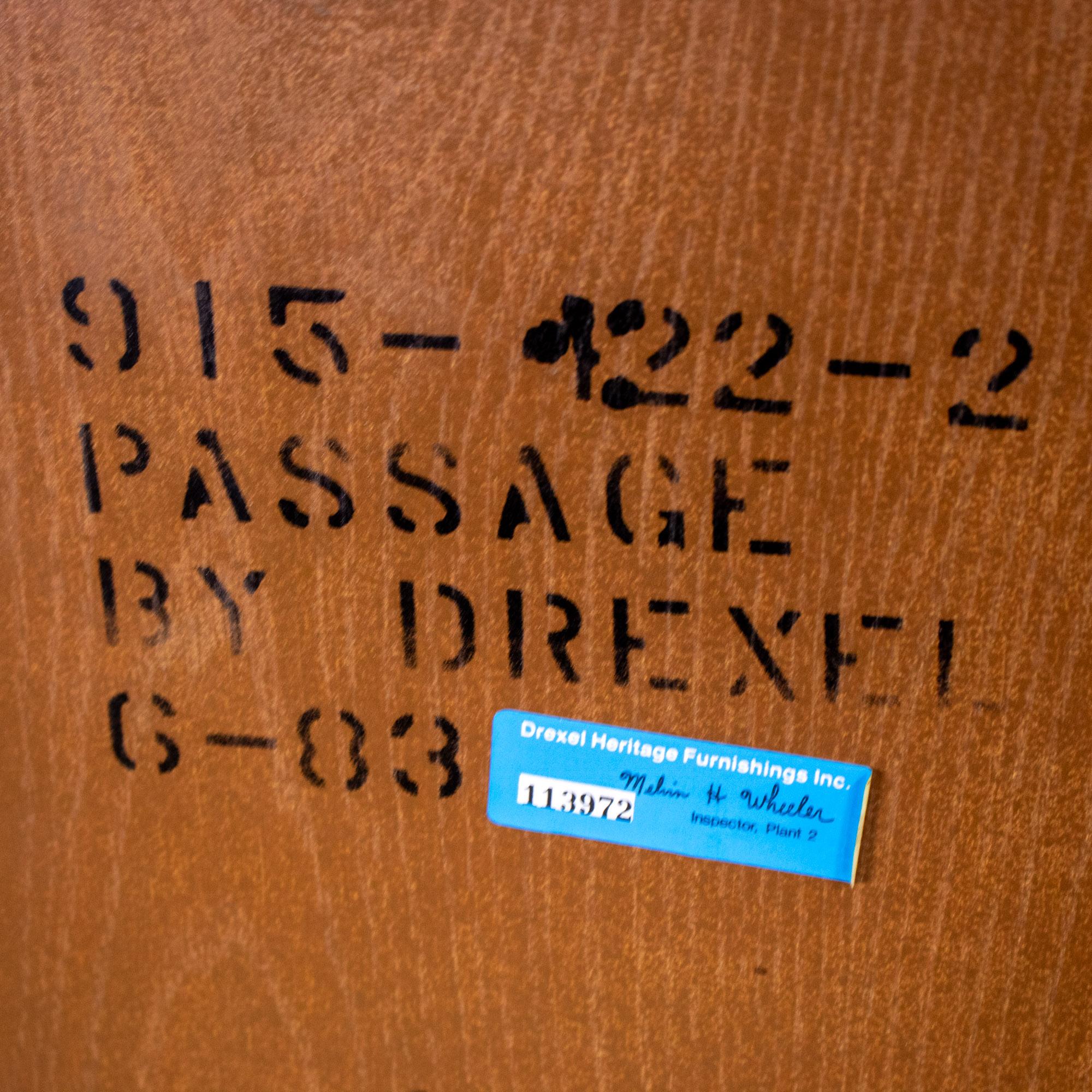 Cómoda de caballero estilo campaña Colección Drexel Heritage Passage en venta 8