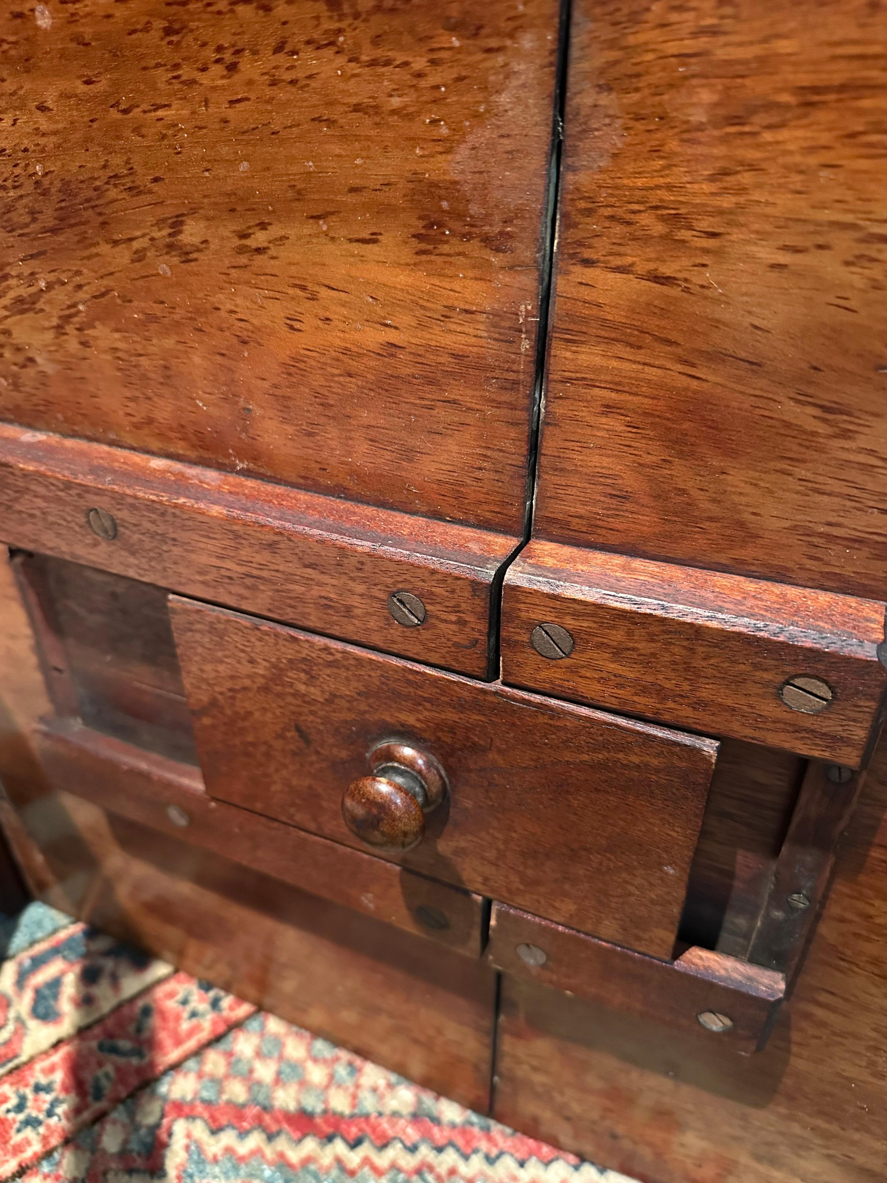 Campaign Table English 19th Century Victorian Campaign Folding Table. For Sale 4