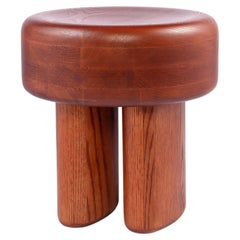Taburete Campala - Tamaño L, artesanía de madera maciza con diseño atrevido y escultural
