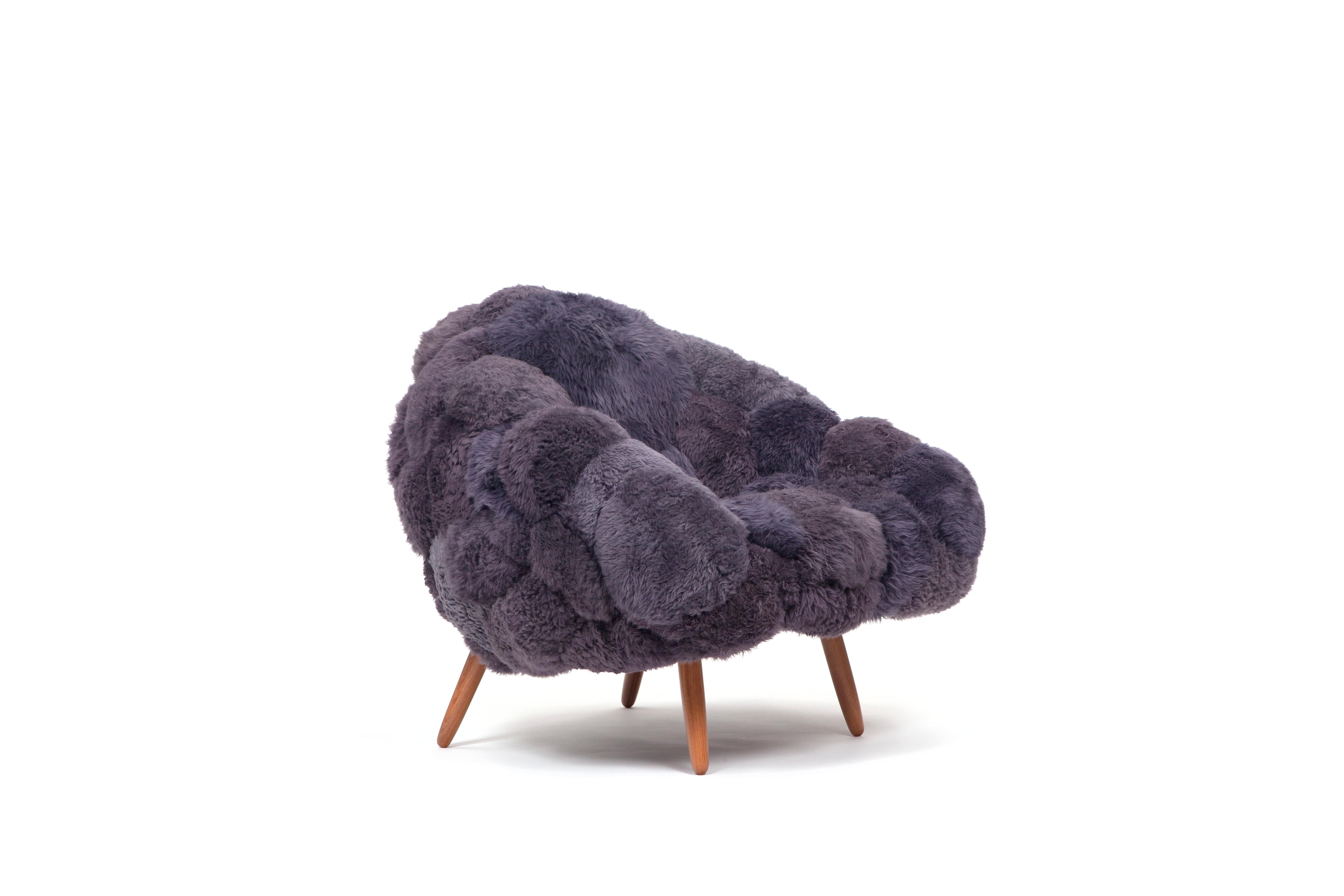 Gebrüder Campana, Bolotas Sessel ''Mauve'', Schafwolle, Ipê-Holz, 2015 im Zustand „Neu“ in New York, NY