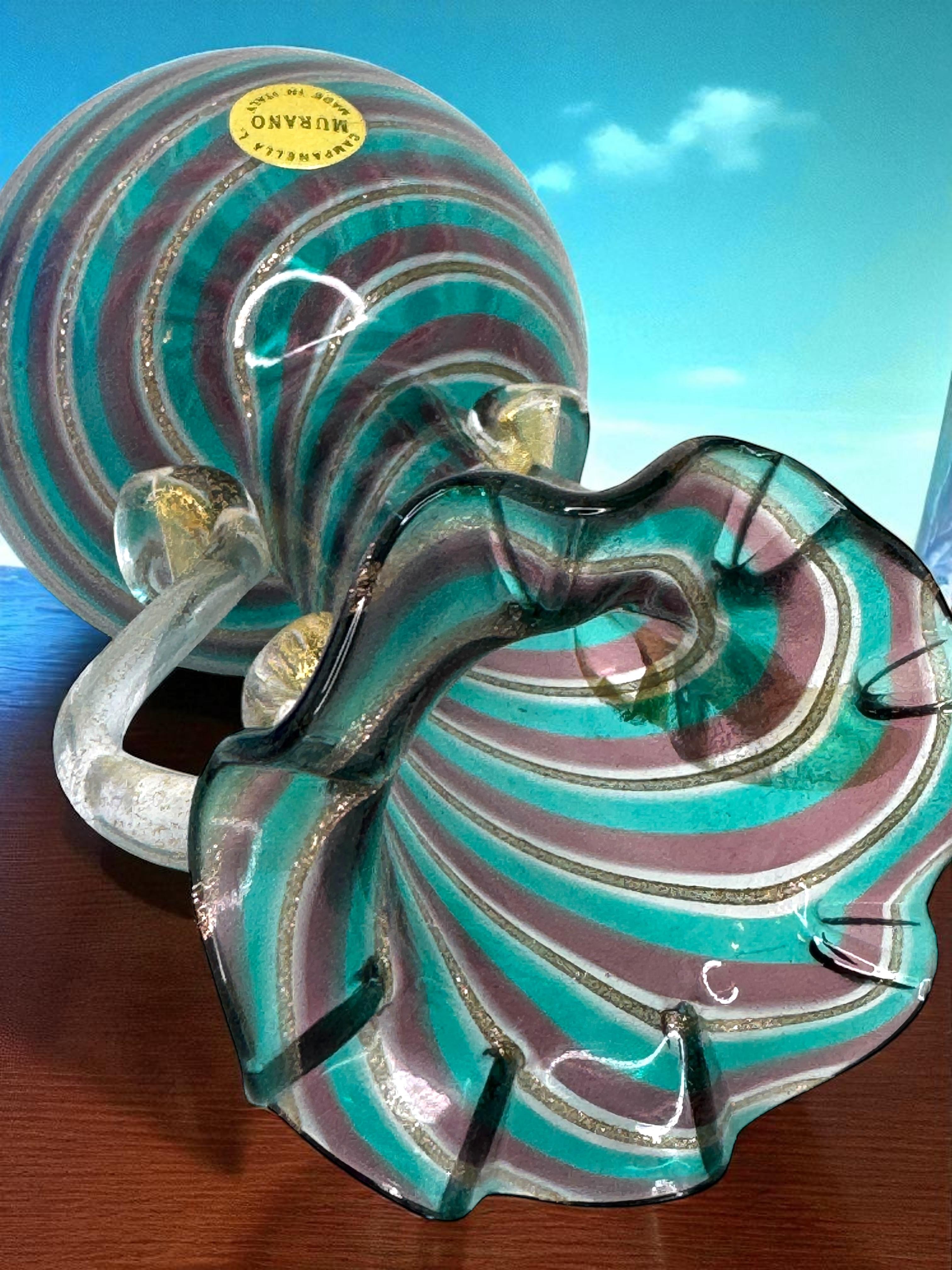 Vase urne à bourgeons néoclassique en verre d'art de Murano, Italie, années 1960 en vente 6