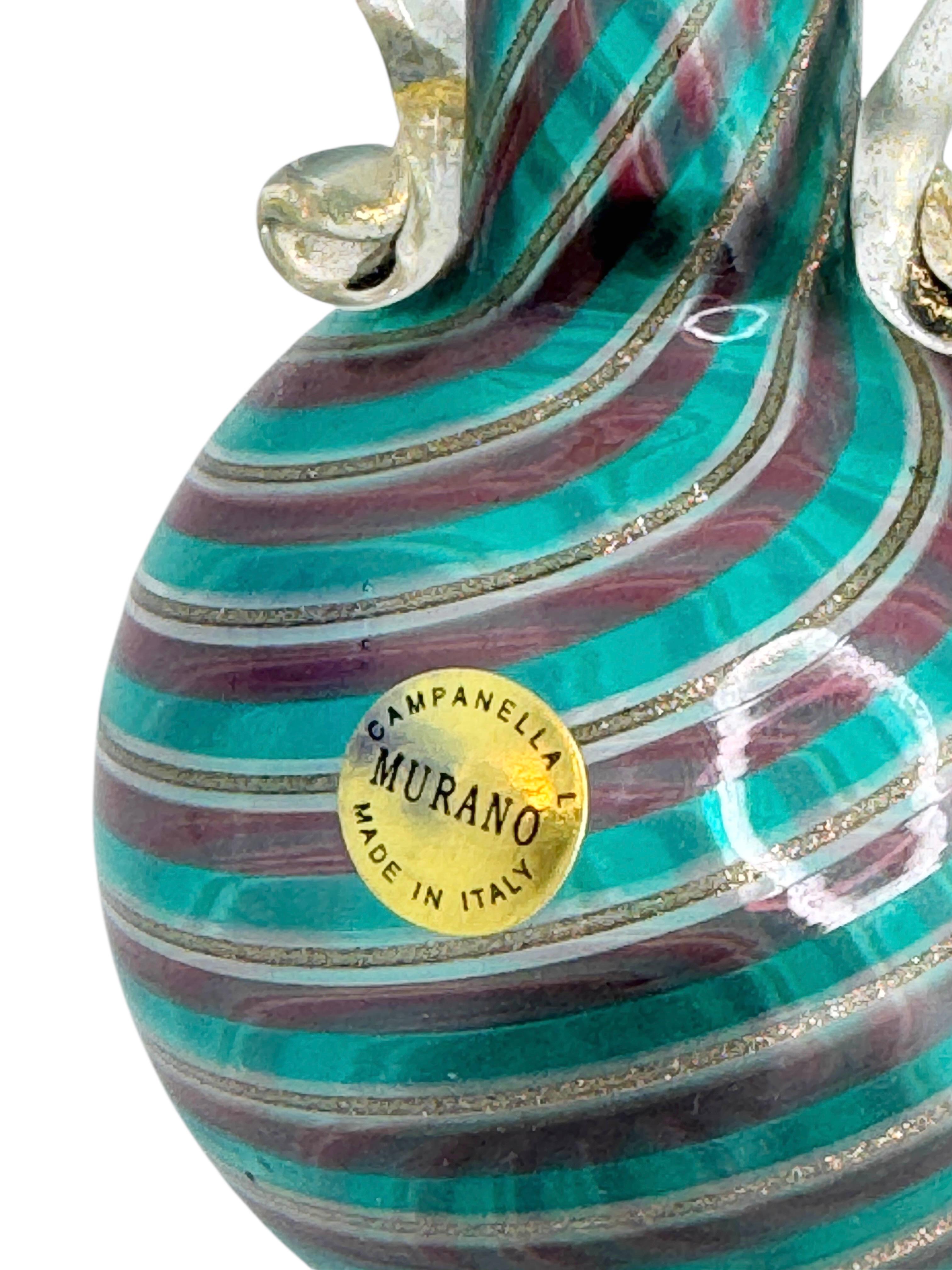 italien Vase urne à bourgeons néoclassique en verre d'art de Murano, Italie, années 1960 en vente