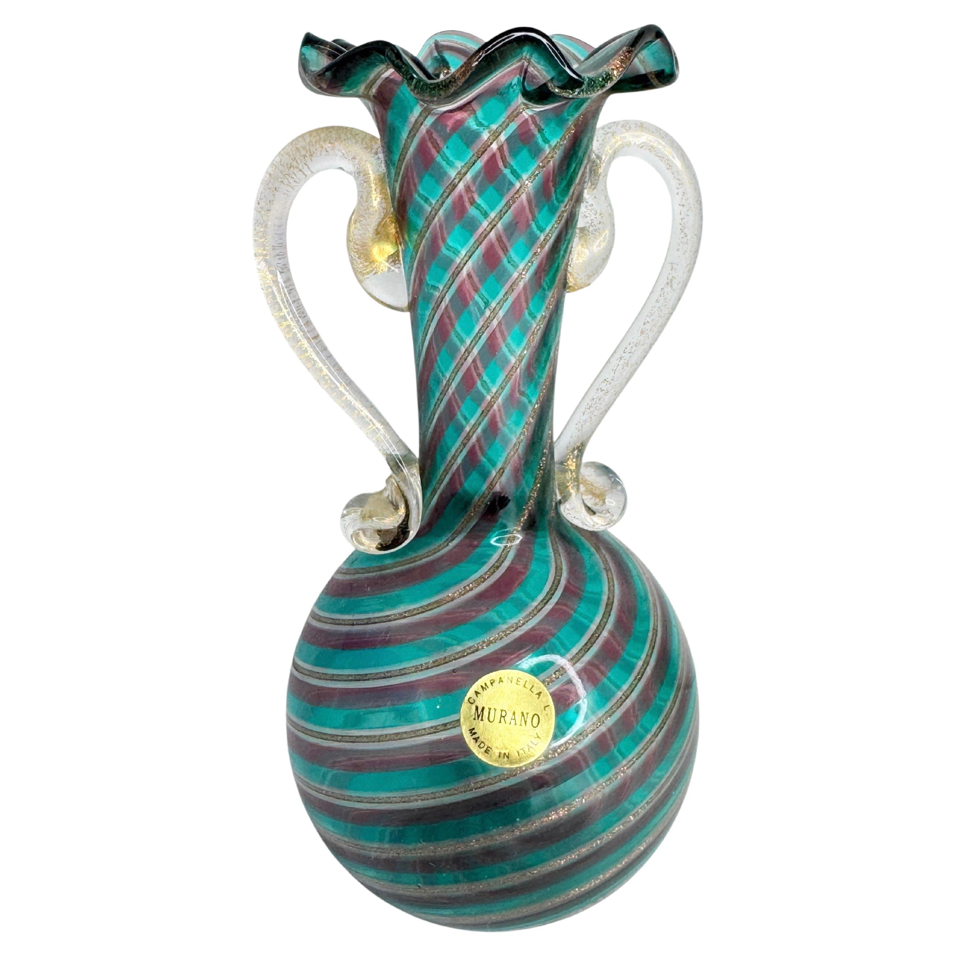 Vase urne à bourgeons néoclassique en verre d'art de Murano, Italie, années 1960 en vente
