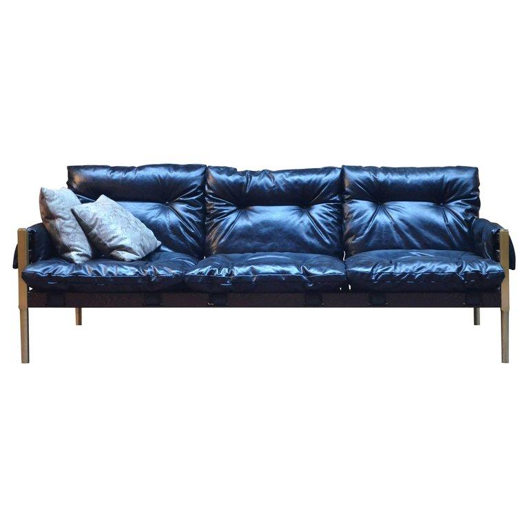 Campanha Sofa with Tufted Leather Brass Legs & Wooden Frame Campaign Style Couch For Sale