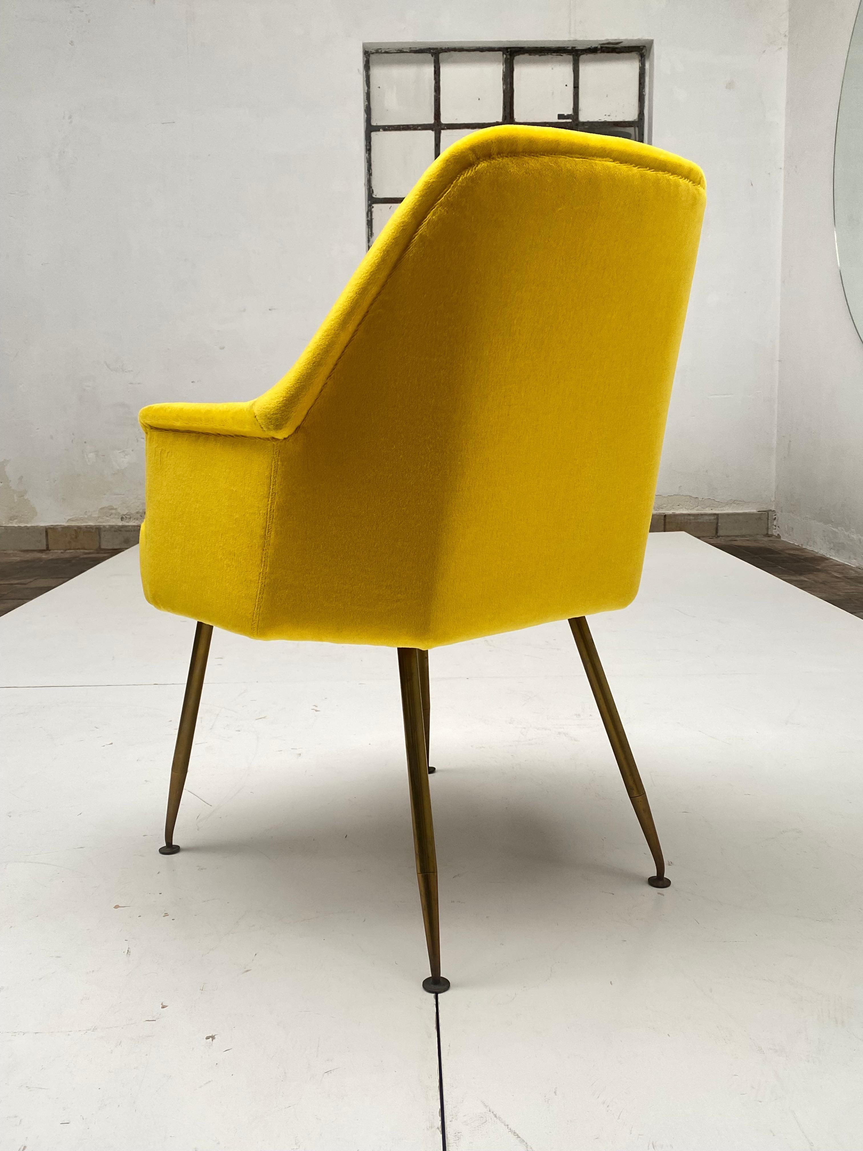 Amazing restored 'Campanula' Carver Chair with beautiful tapered form brass legs by Italian architect Carlo Pagani (architectural partner of both Gio Ponti and Lina Bo Bardi) for Arflex, Italy, 1952. 

The Carver chair is a rare variant of the