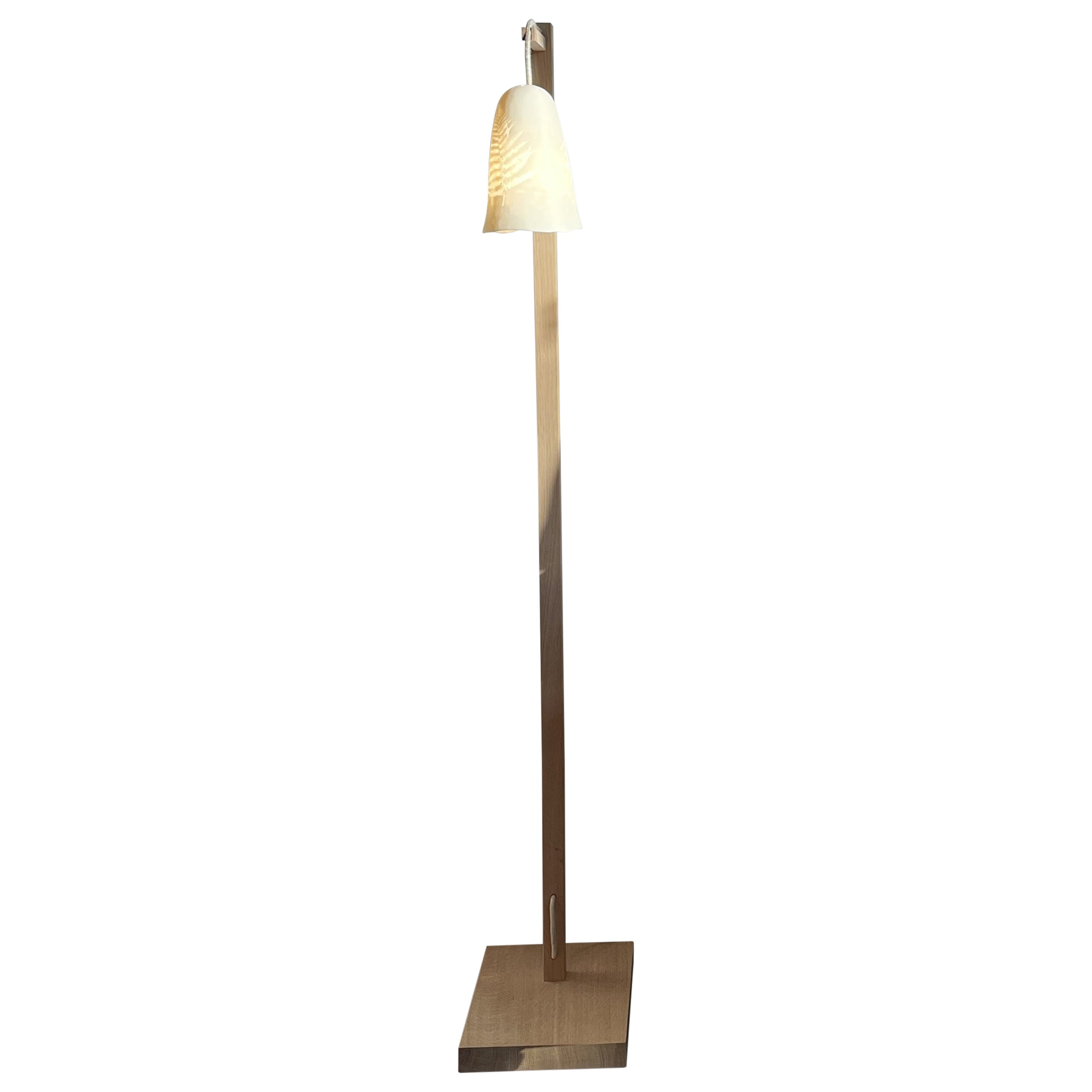 Lampada da terra Campanula in Oak Oak naturale e porcellana di Frau Caze in vendita