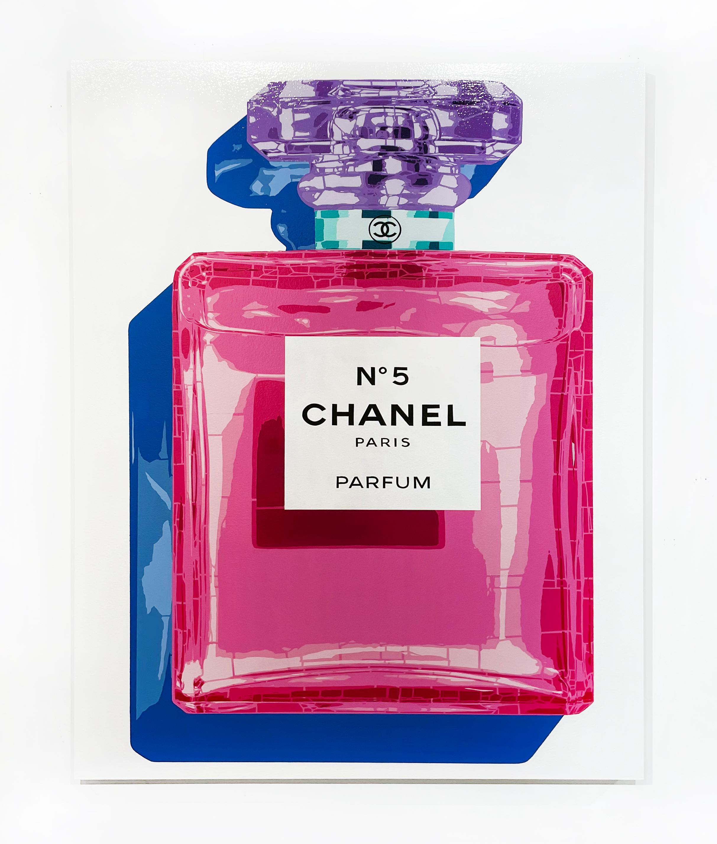 Chanel No. 5 - Opulent - Contemporary Painting by Campbell la Pun