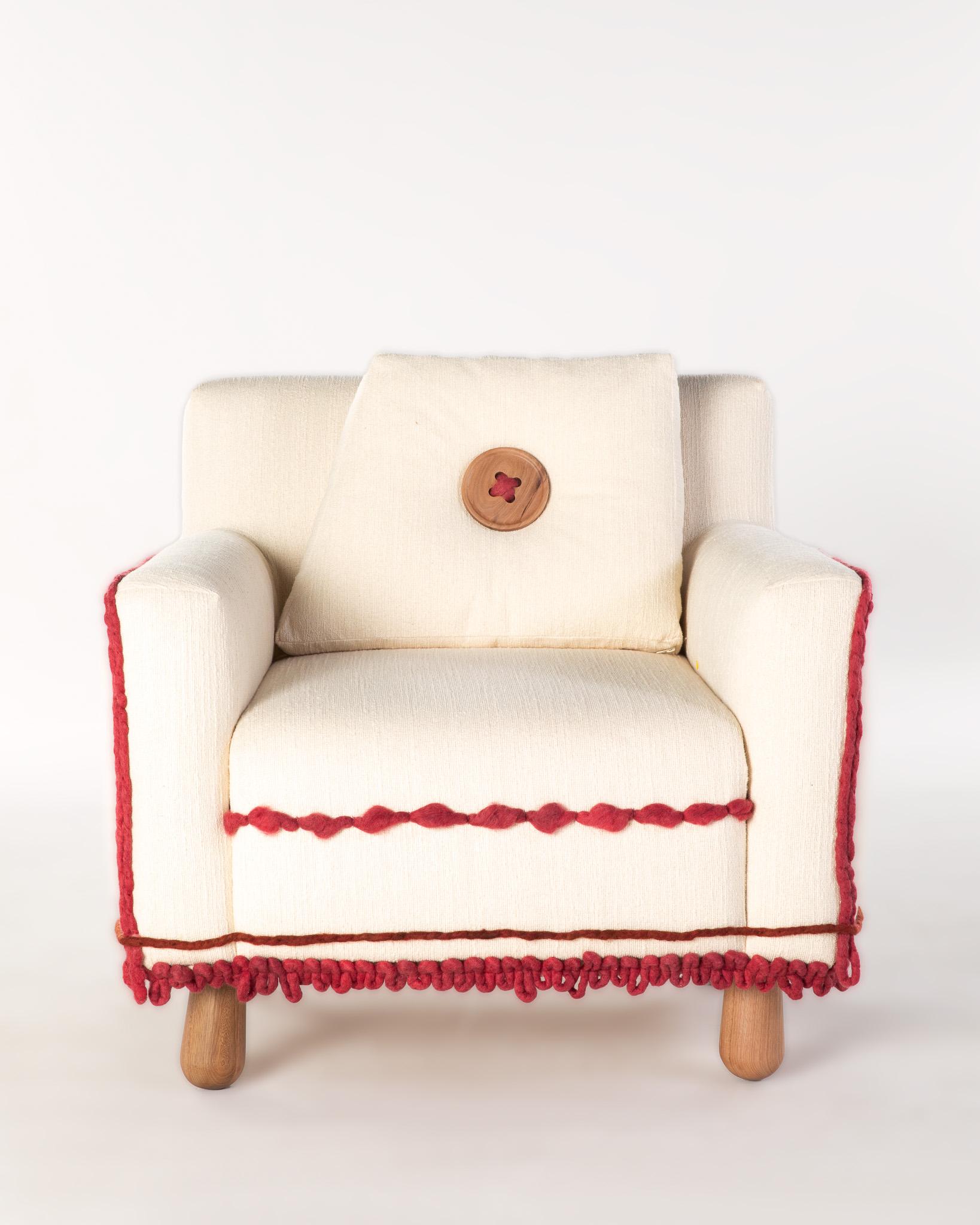 Il Campbell Sofa, progettato dall'acclamato artista brasiliano Vik Muniz, porta la sua arte concettuale nel regno del design dei mobili. Conosciuto per la sua capacità di sfidare la percezione attraverso la narrazione visiva, Muniz infonde in questo