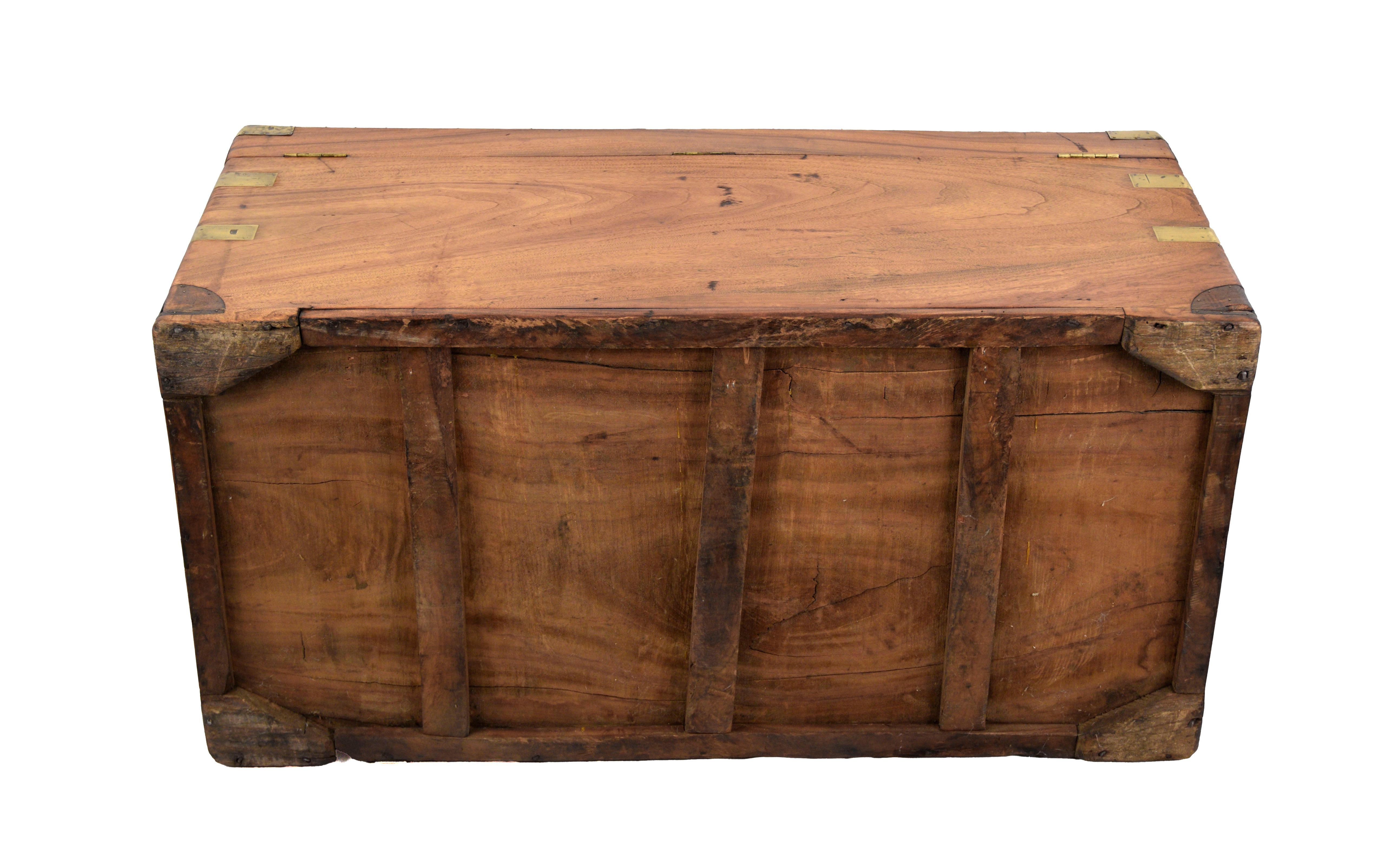 Camphorwood Campaign Chest - Late 19th Century Chinese Export R.B. Van Cleve, NY For Sale 4