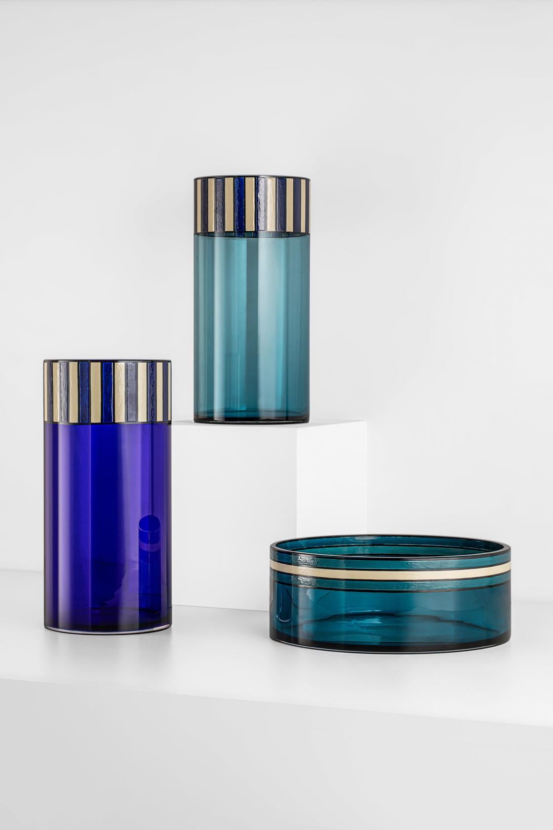 Italiano Vaso Campi, vetro blu smaltato in vendita