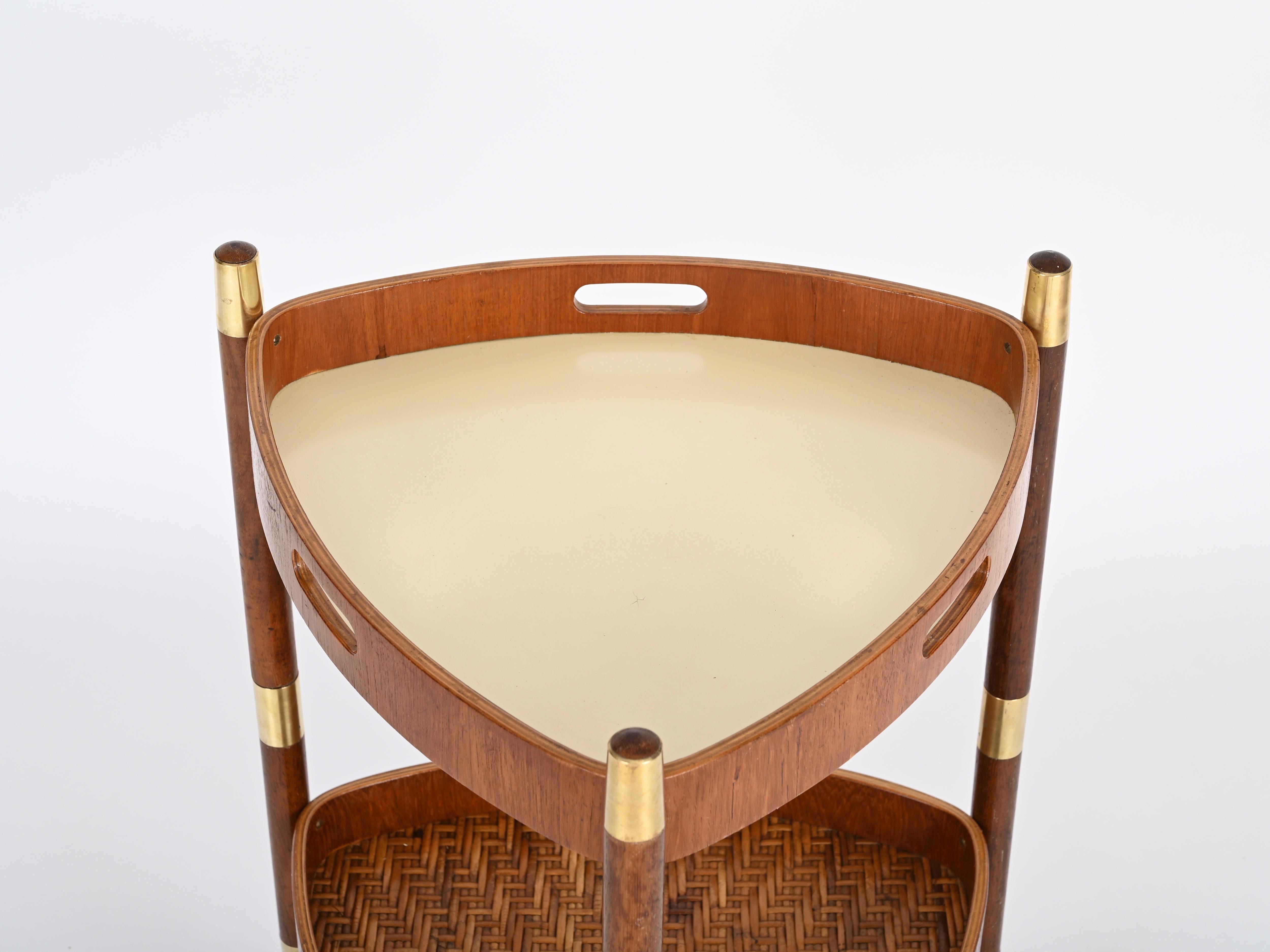 Italian Campo e Graffi Bar Cart w/ Removable Tray in Teak and Brass, Italy 1960s For Sale