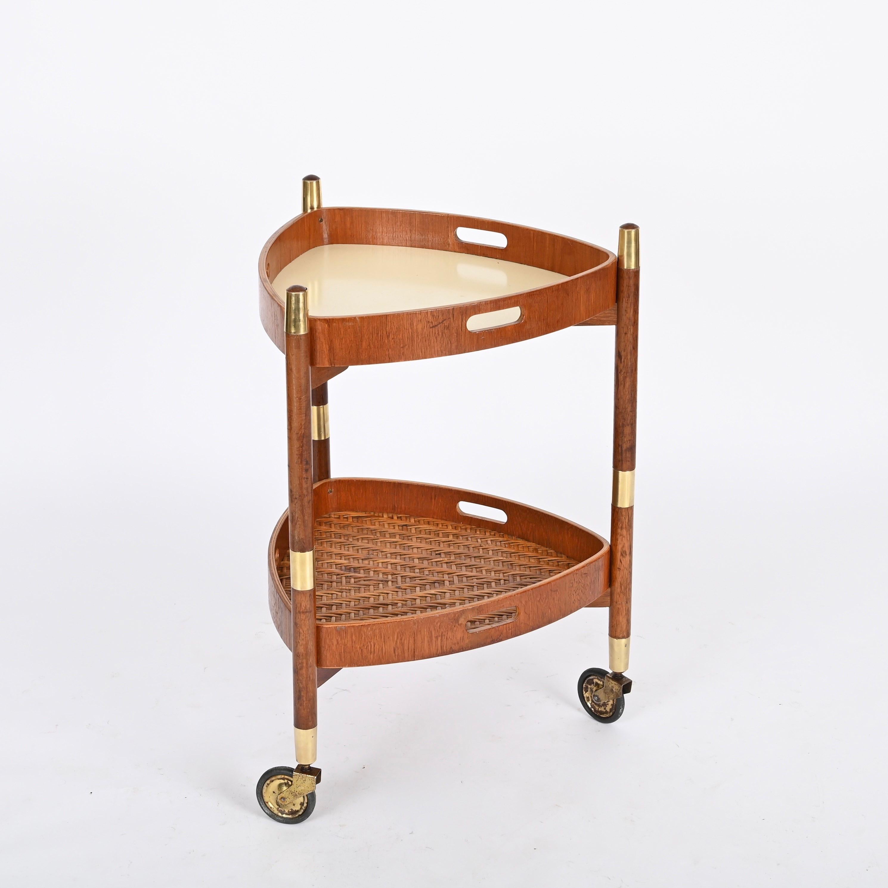 20th Century Campo e Graffi Bar Cart w/ Removable Tray in Teak and Brass, Italy 1960s For Sale