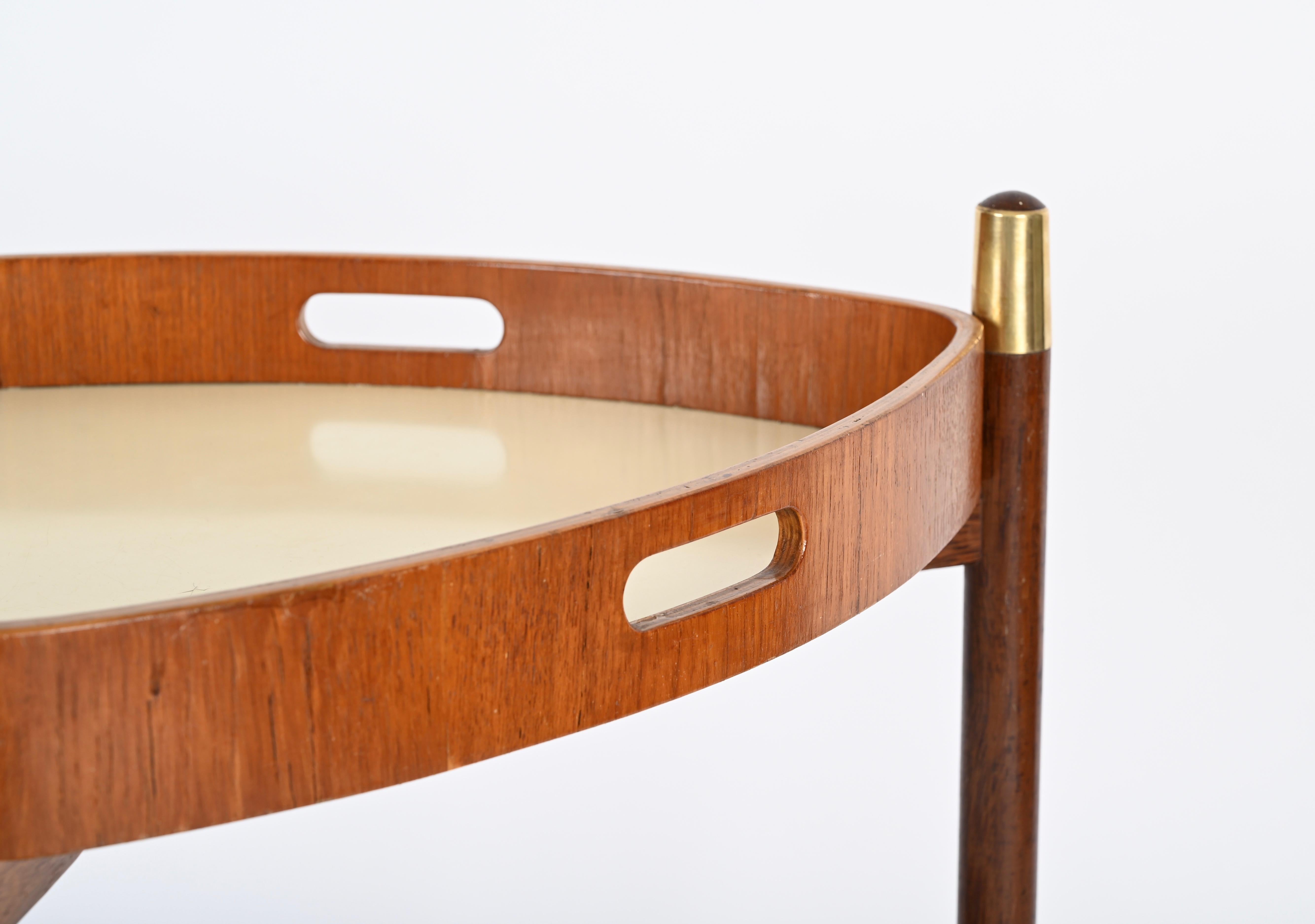 Campo e Graffi Bar Cart w/ Removable Tray in Teak and Brass, Italy 1960s For Sale 1