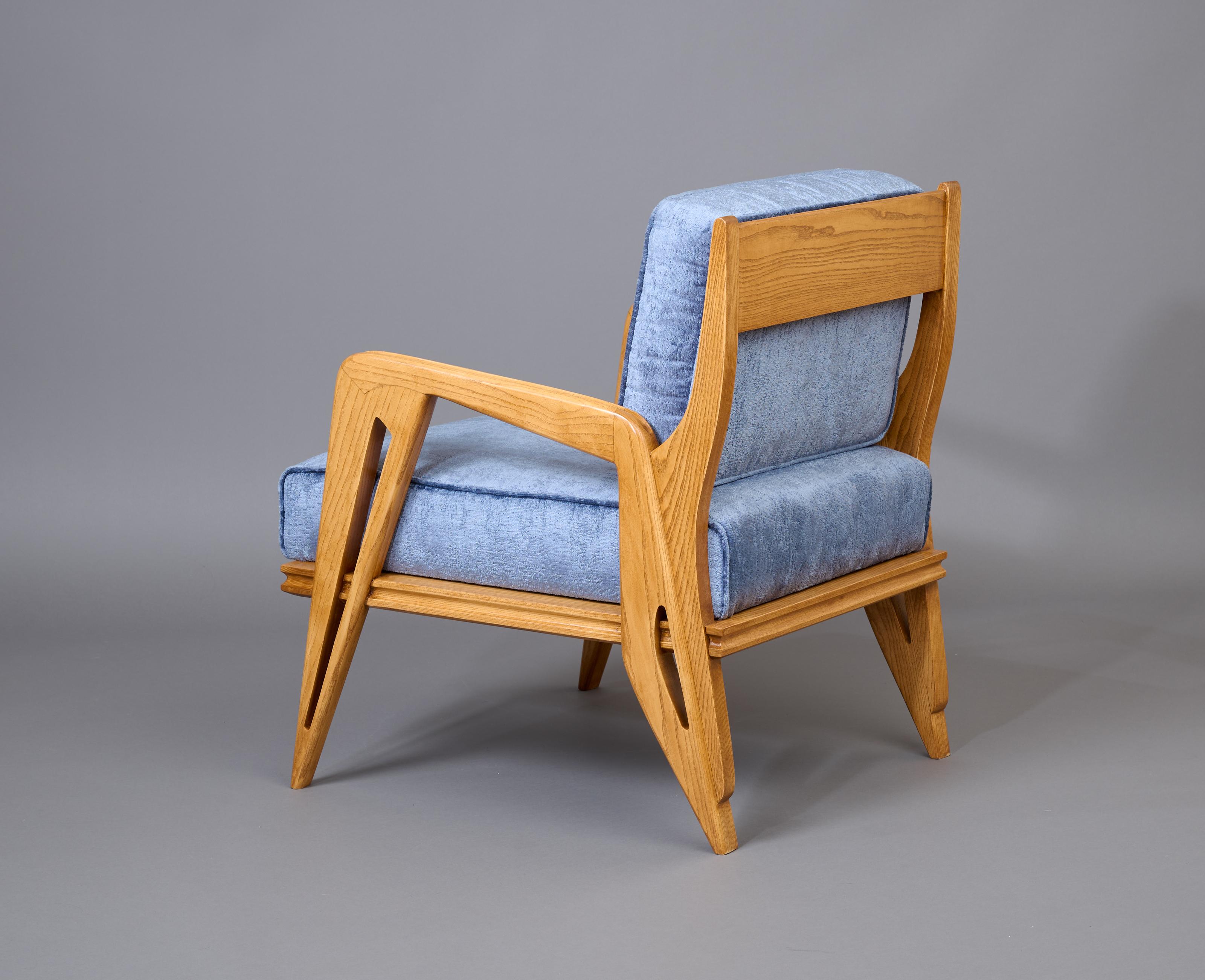 School of Turin: Dynamic Pair of Geometric Armchairs in Oak, Italy 1950s For Sale 8