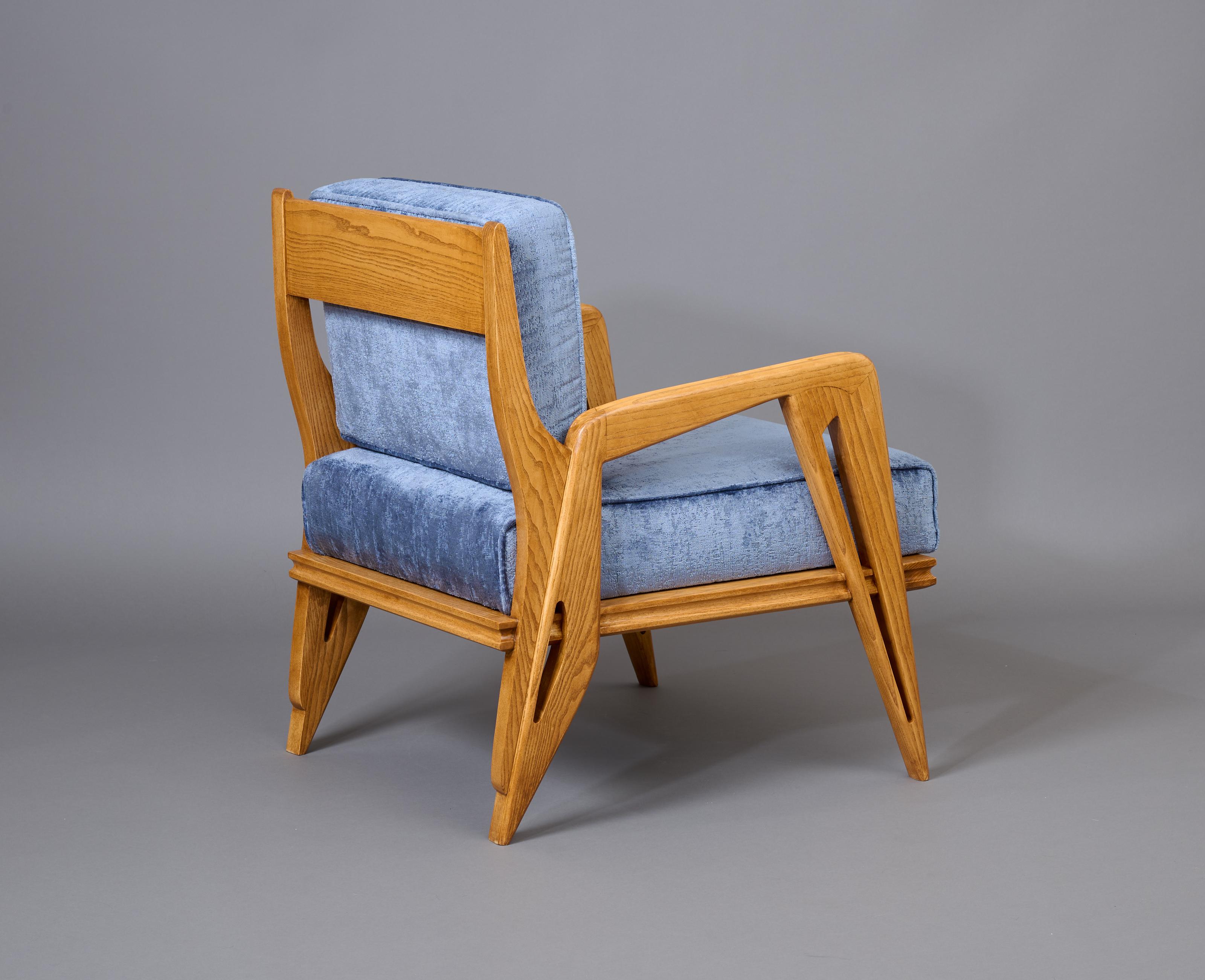 School of Turin: Dynamic Pair of Geometric Armchairs in Oak, Italy 1950s For Sale 9