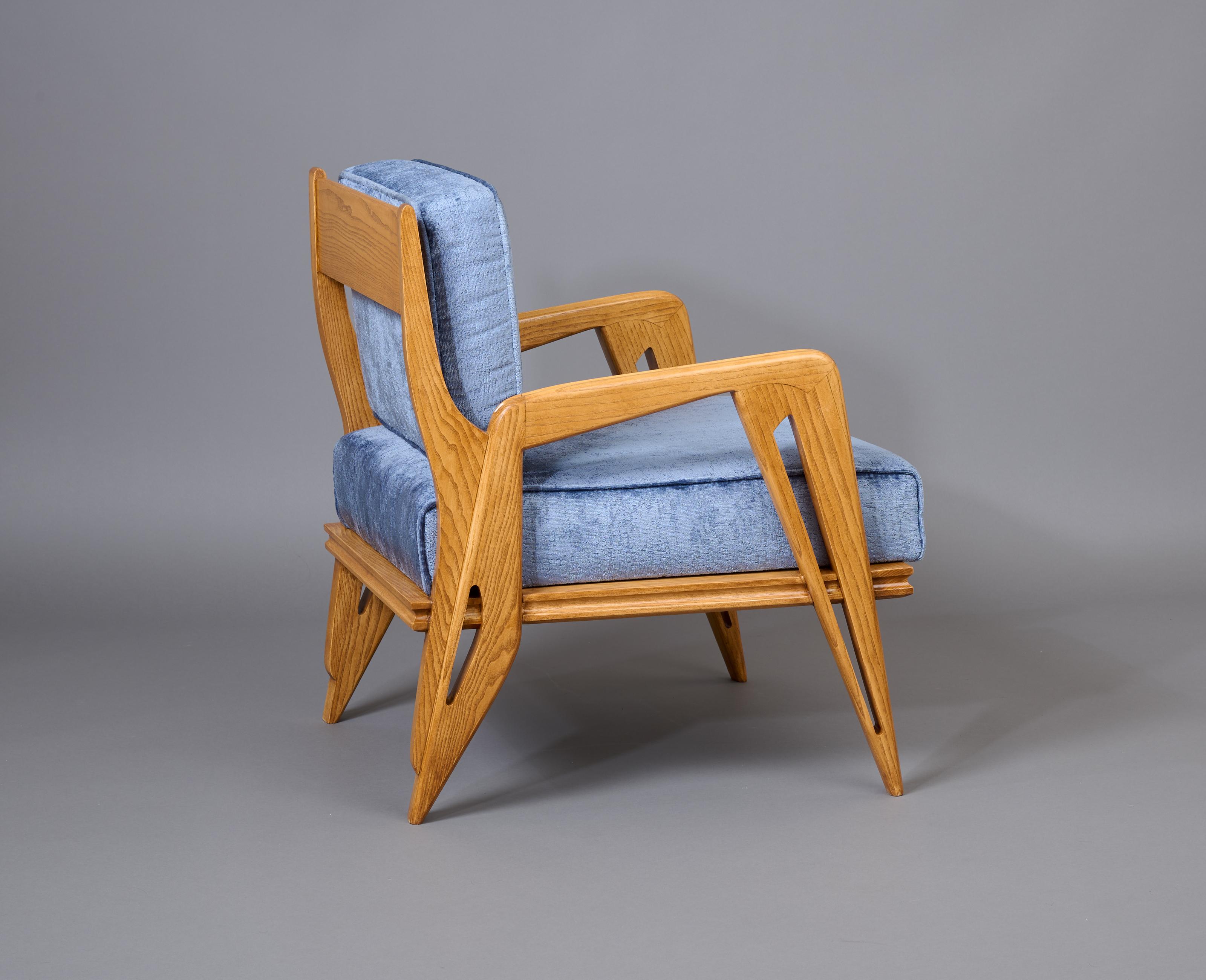 School of Turin: Dynamic Pair of Geometric Armchairs in Oak, Italy 1950s For Sale 10