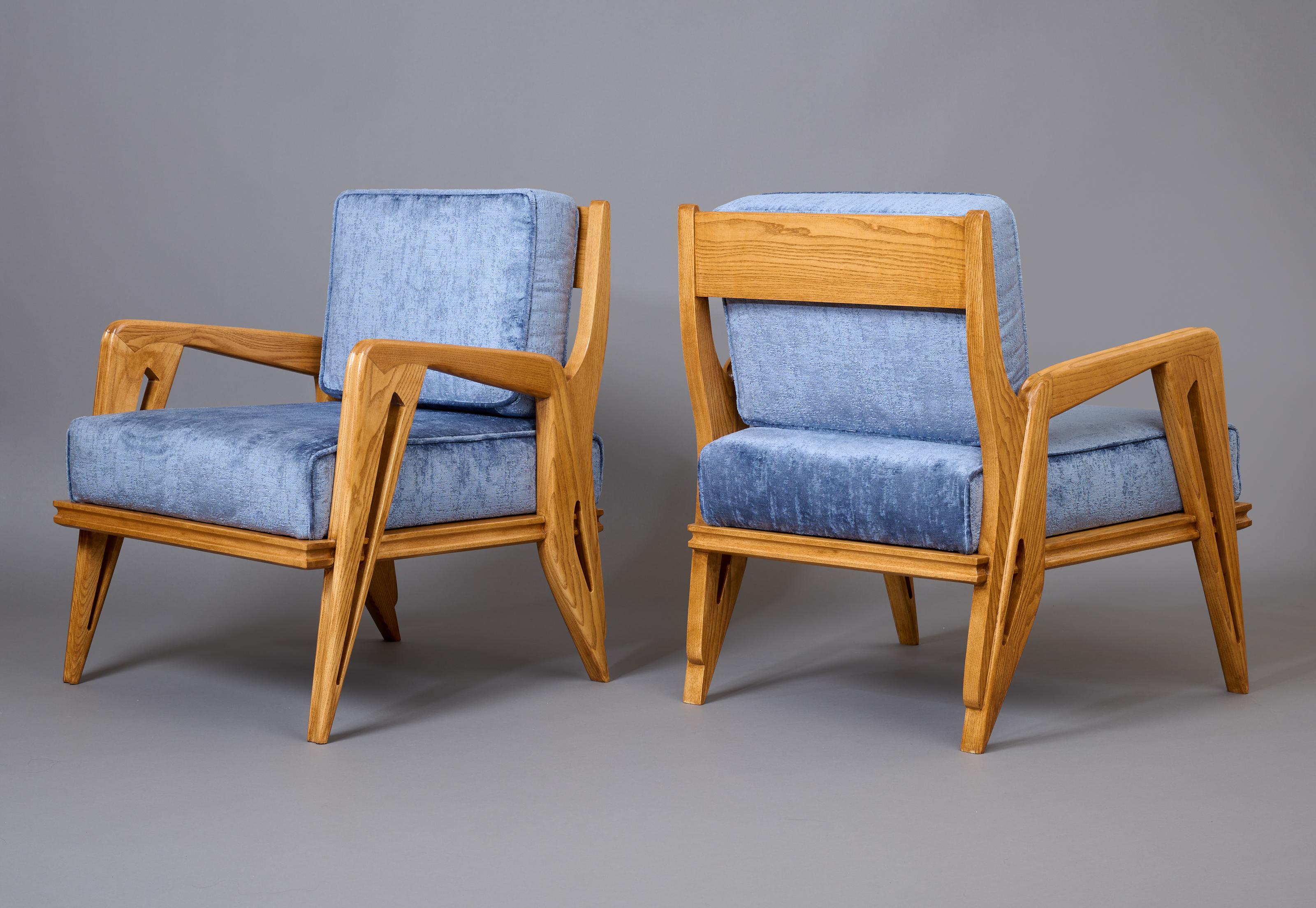 Mid-Century Modern School of Turin: Dynamic Pair of Geometric Armchairs in Oak, Italy 1950s For Sale