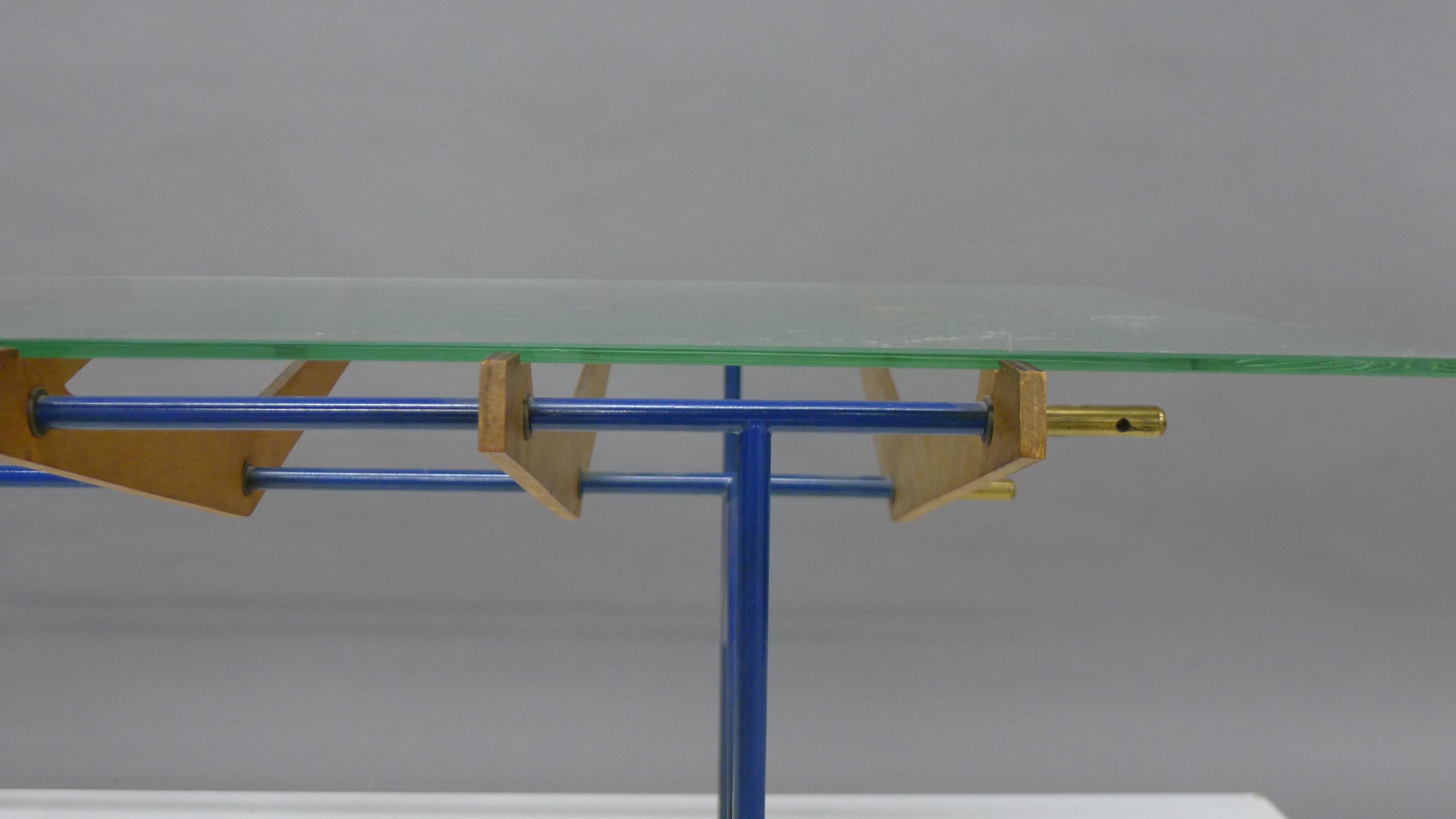 Mid-Century Modern Table basse Campo Graffi « Attr », plateau en verre sur supports en contreplaqué côtelé en vente