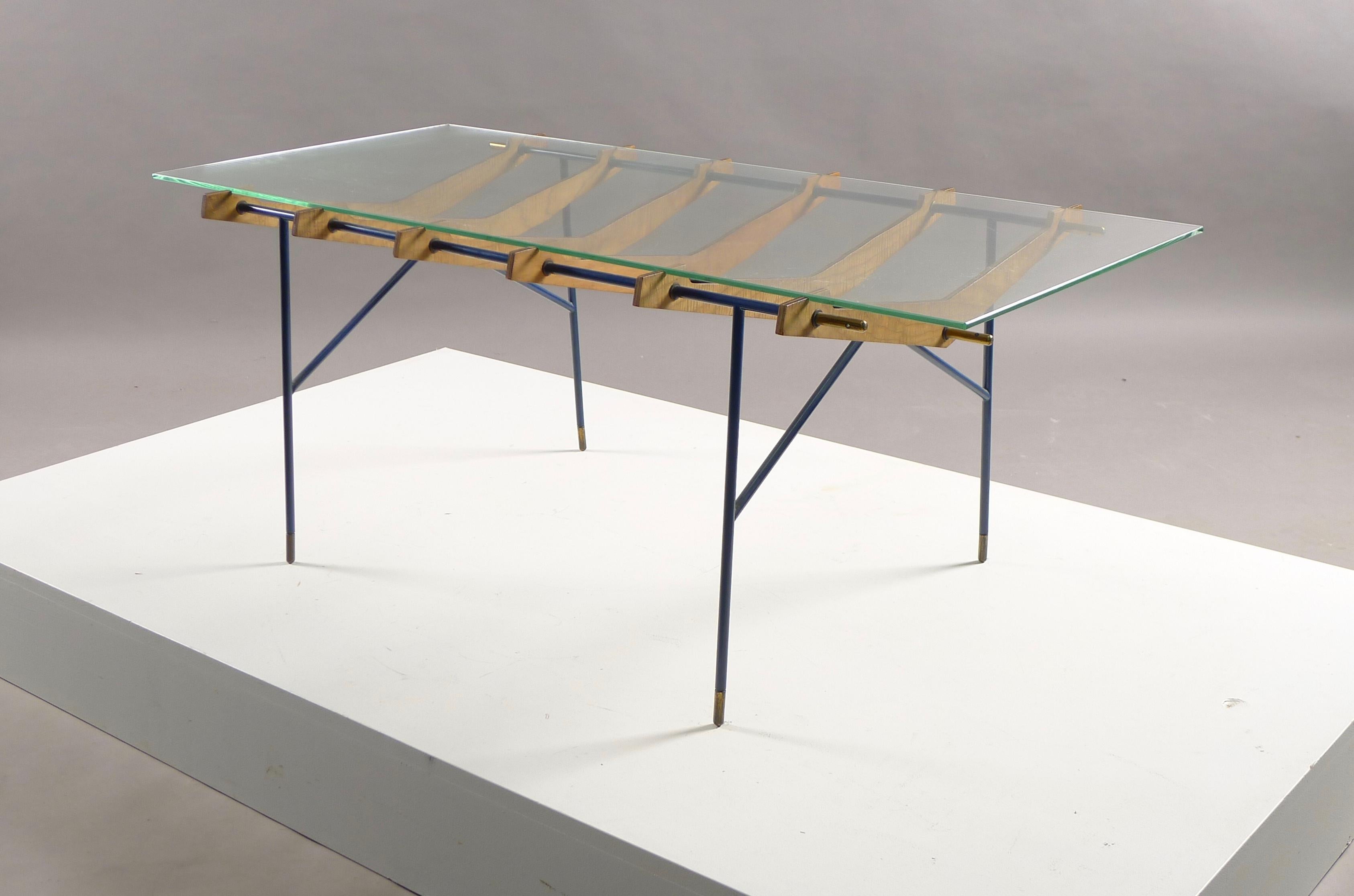 Métal Table basse Campo Graffi « Attr », plateau en verre sur supports en contreplaqué côtelé en vente