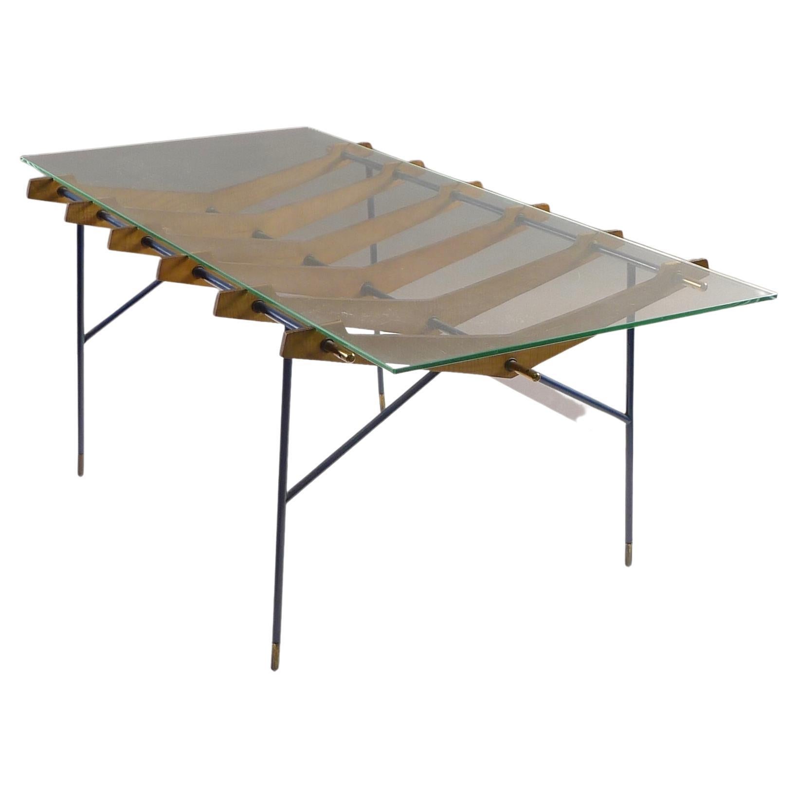 Table basse Campo Graffi « Attr », plateau en verre sur supports en contreplaqué côtelé 