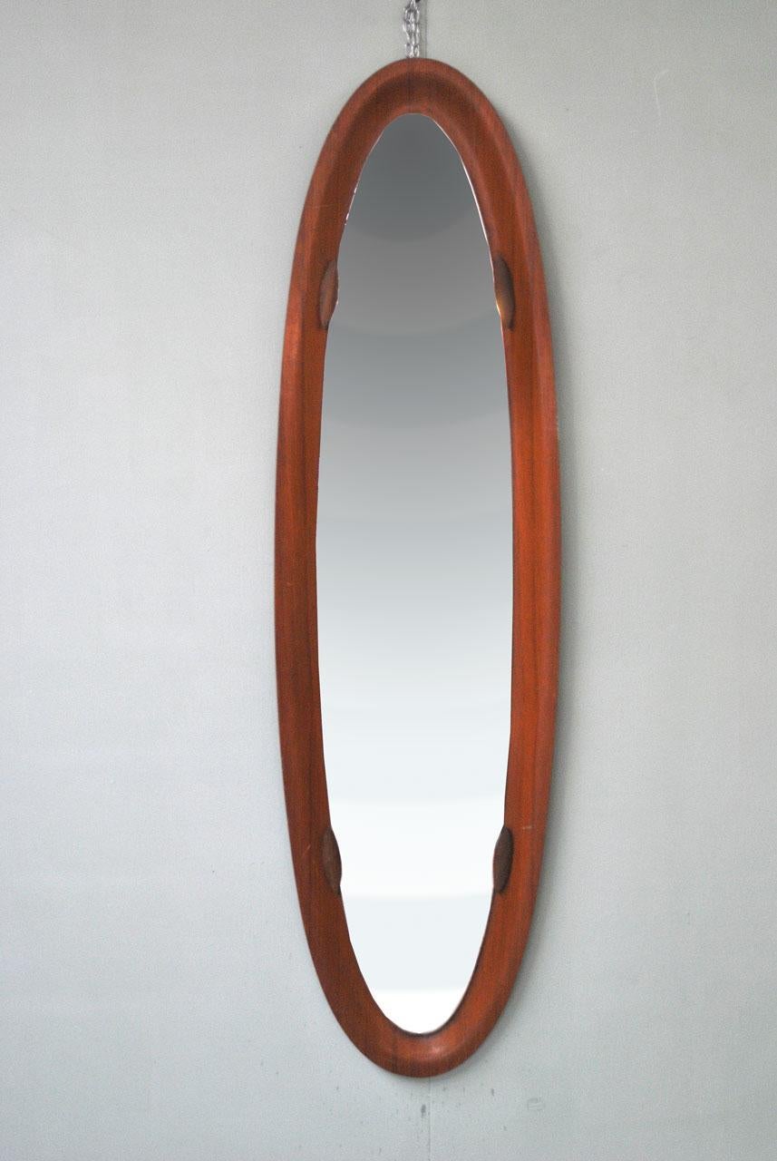 Mirror form Campo & Graffi Italian designer from the 1960s.

The price is for only one.

Much of Carlo Graffi's professional career is linked to that of Franco Campo; they met as university students at the Turin Polytechnic. They both studied